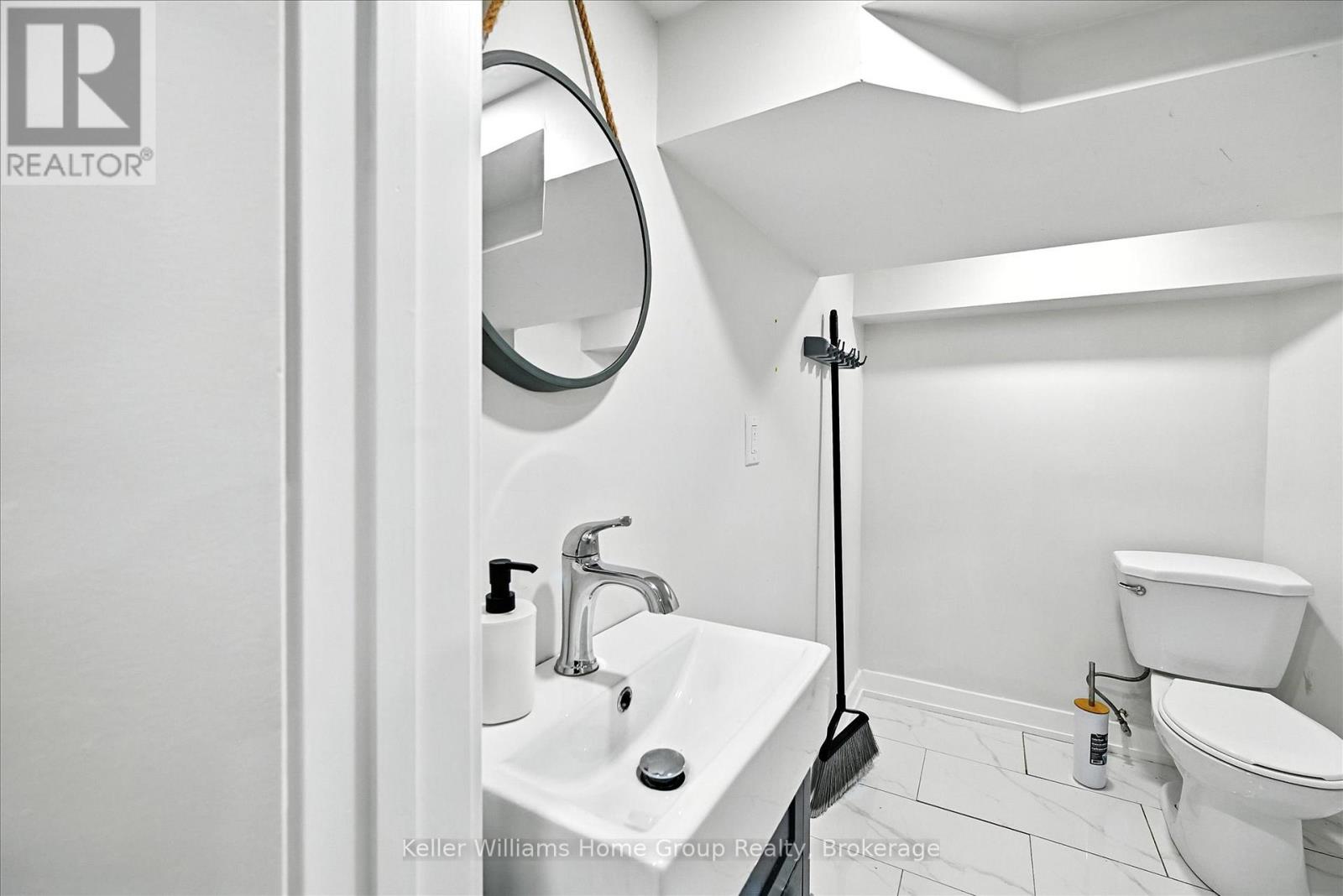 82 Rosemont Avenue, Hamilton, Ontario  L8L 2M5 - Photo 32 - X12792618