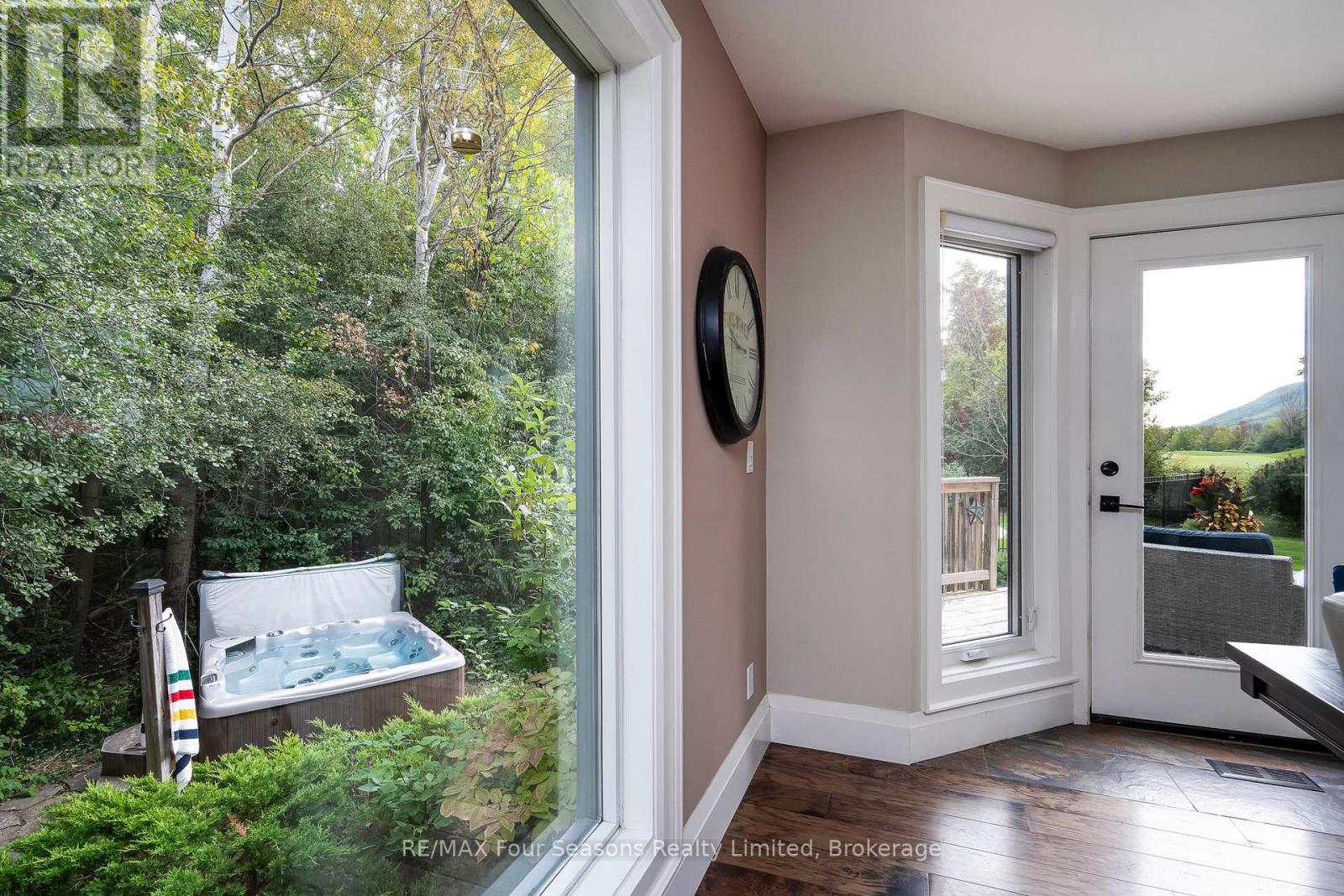 159 Indian Circle, Blue Mountains, Ontario  N0H 1J0 - Photo 15 - X12792682