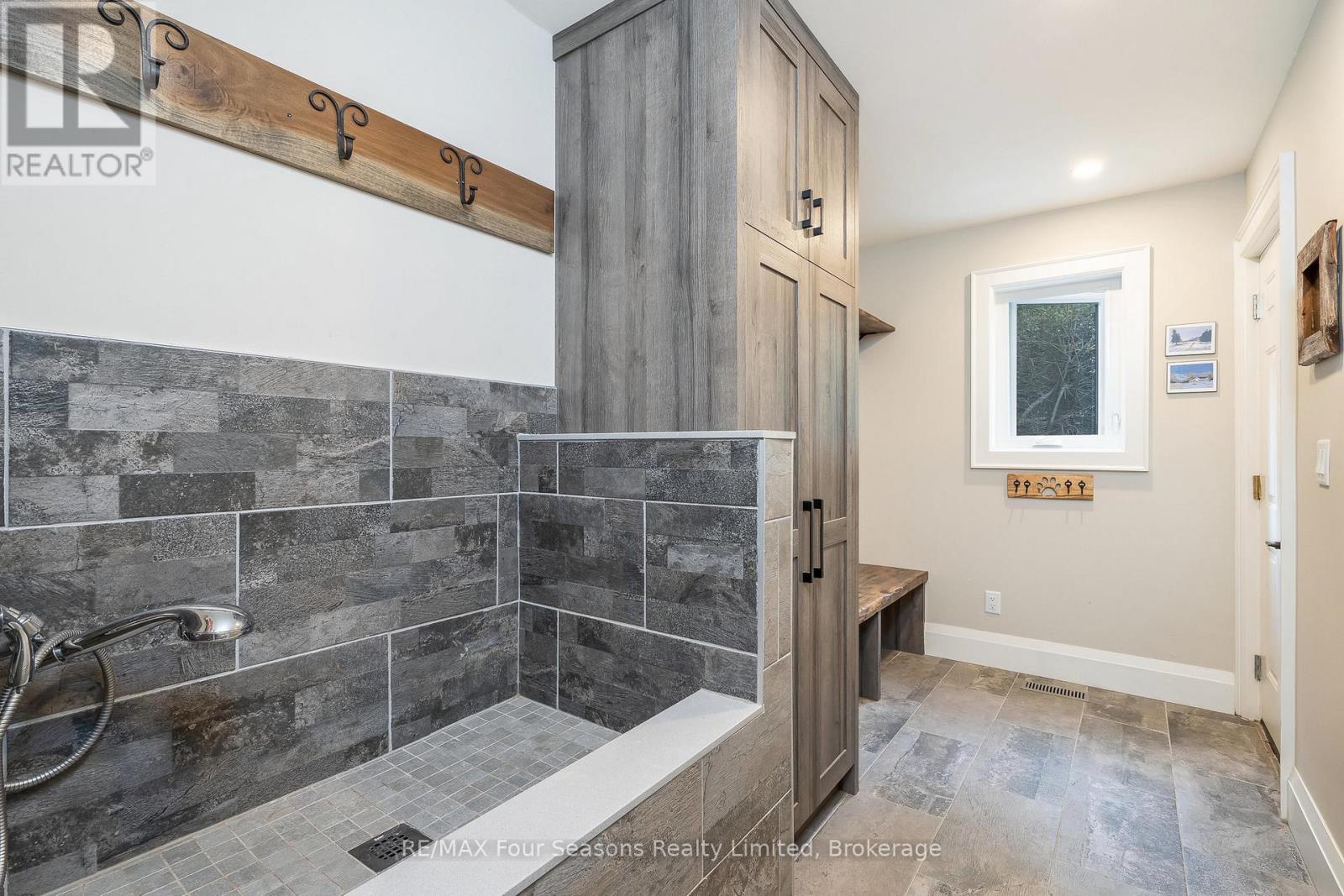 159 Indian Circle, Blue Mountains, Ontario  N0H 1J0 - Photo 16 - X12792682