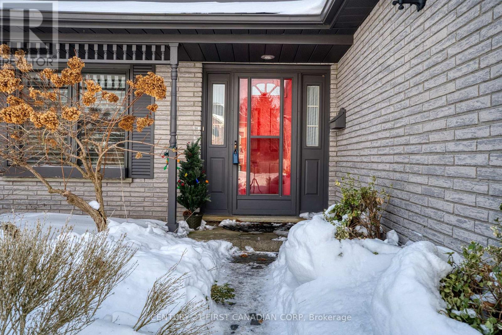 63 Chalfont Road, London North, Ontario  N6H 4Y5 - Photo 2 - X12792528