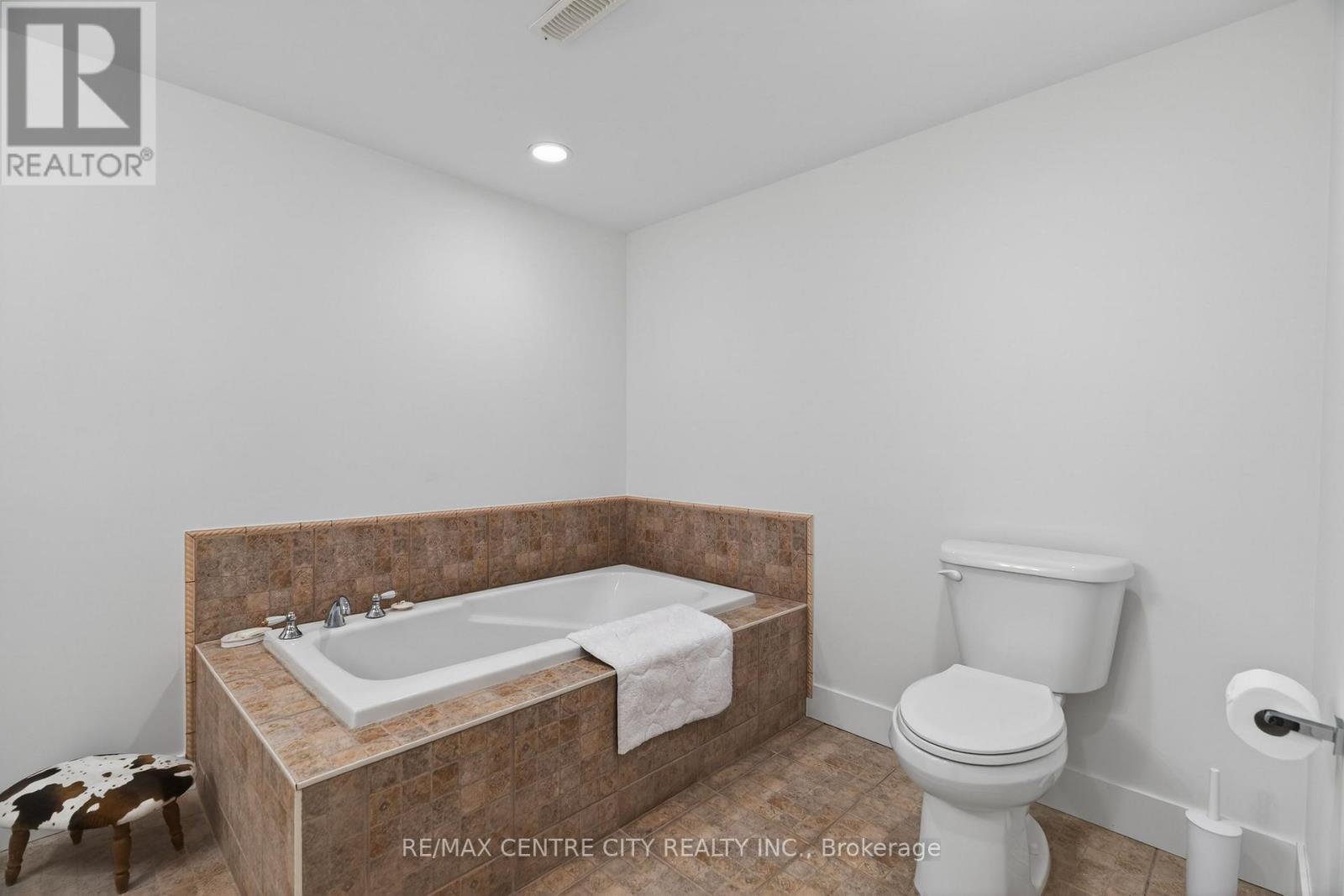 1102 Prince Philip Drive, London North, Ontario  N6H 4E5 - Photo 29 - X12792554