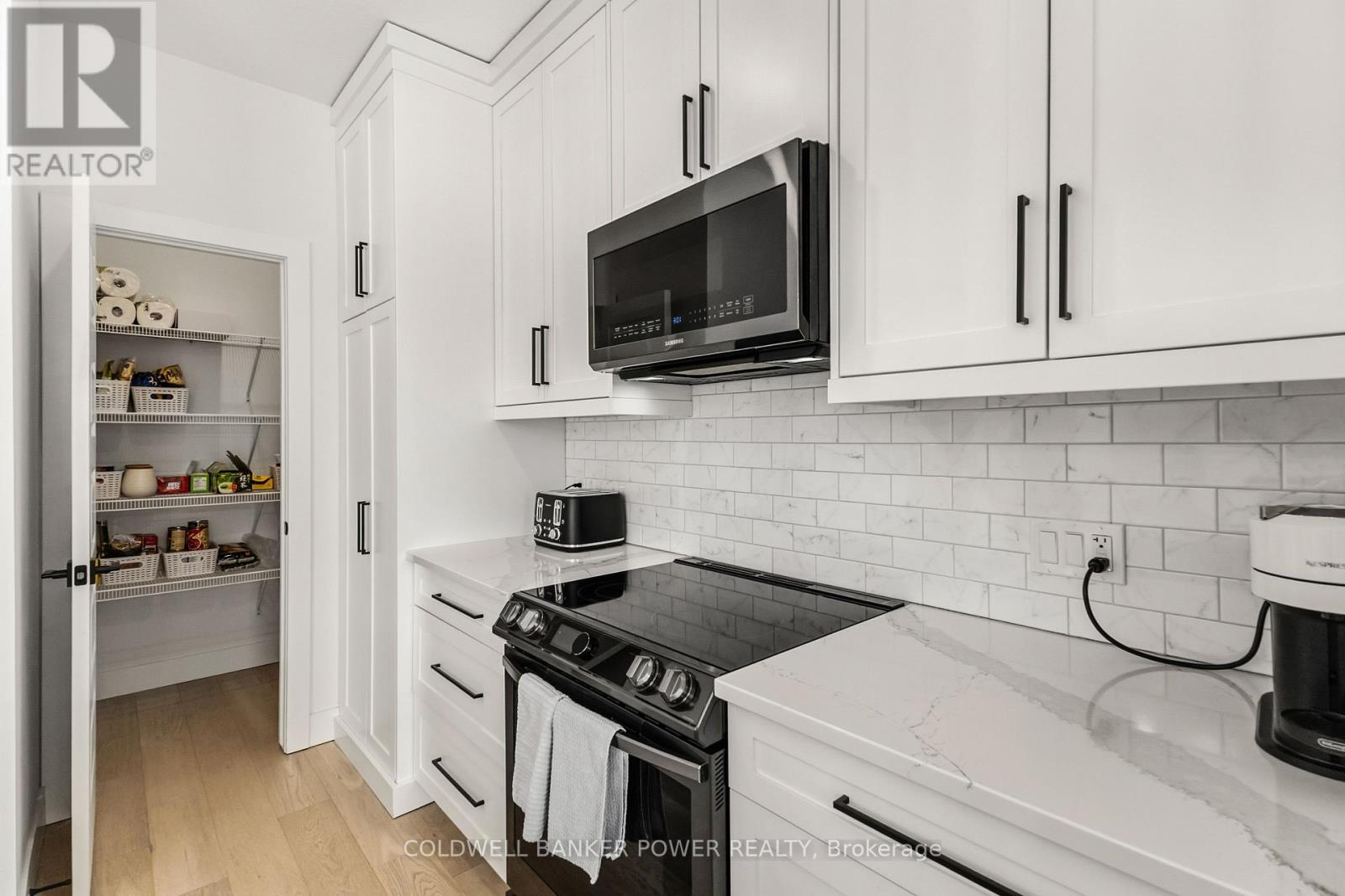 2884 Doyle Drive, London South, Ontario  N6M 0G7 - Photo 12 - X12792606