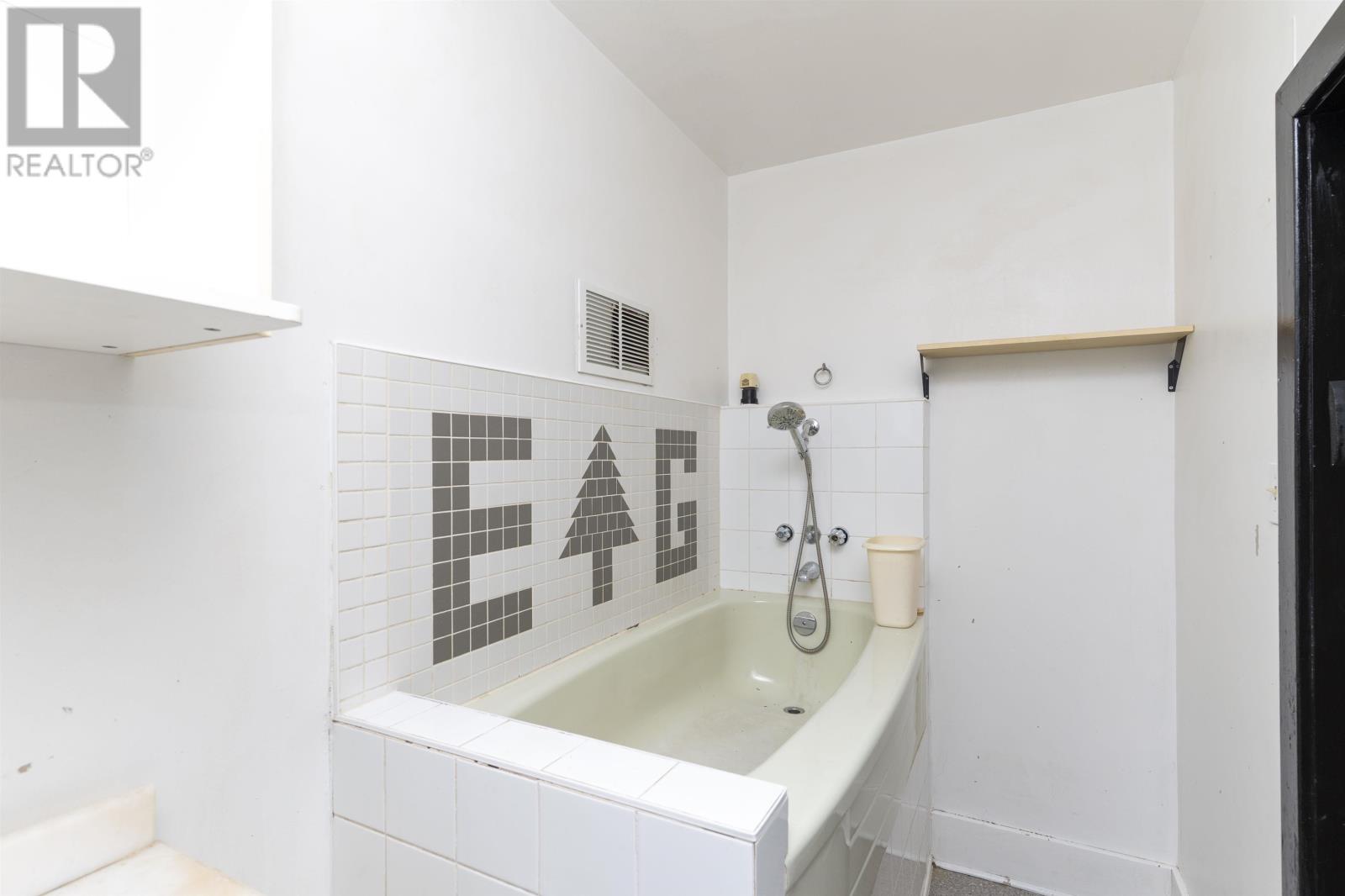 136 Court St S, Thunder Bay, Ontario  P7B 2X4 - Photo 11 - TB2600039