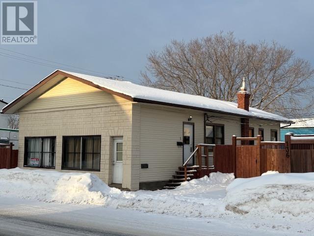 136 Court ST S, Thunder Bay, Ontario