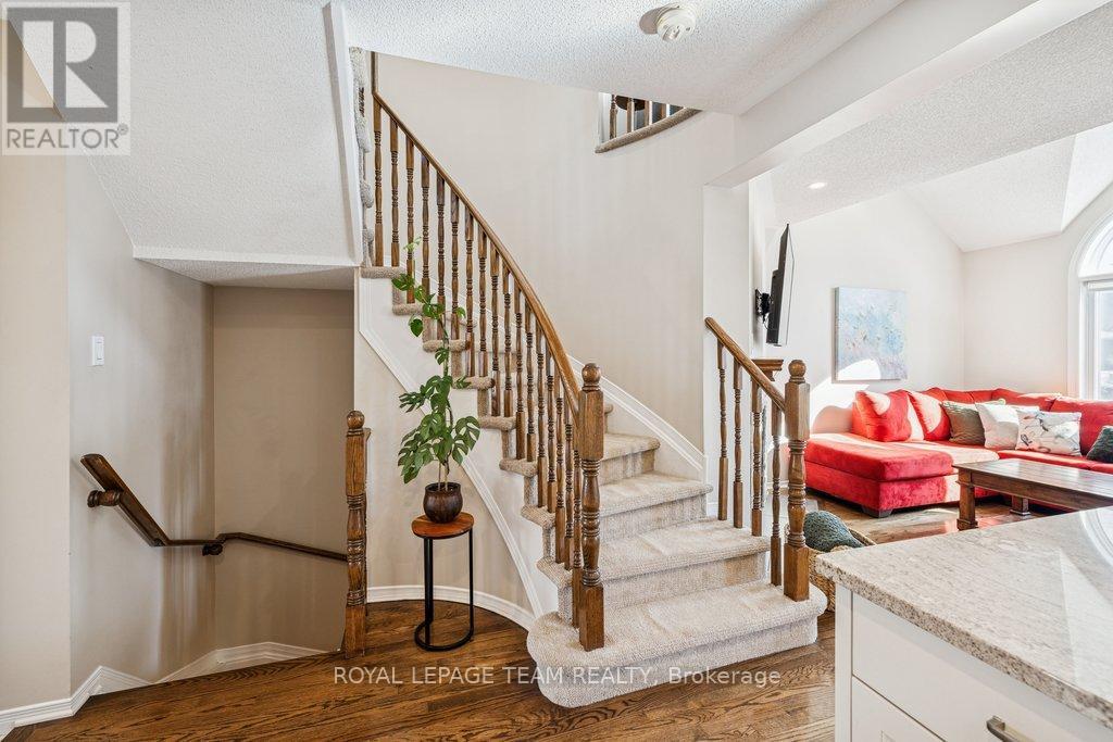 4298 Sunwood Crescent, Ottawa, Ontario  K1J 1B8 - Photo 15 - X12792556