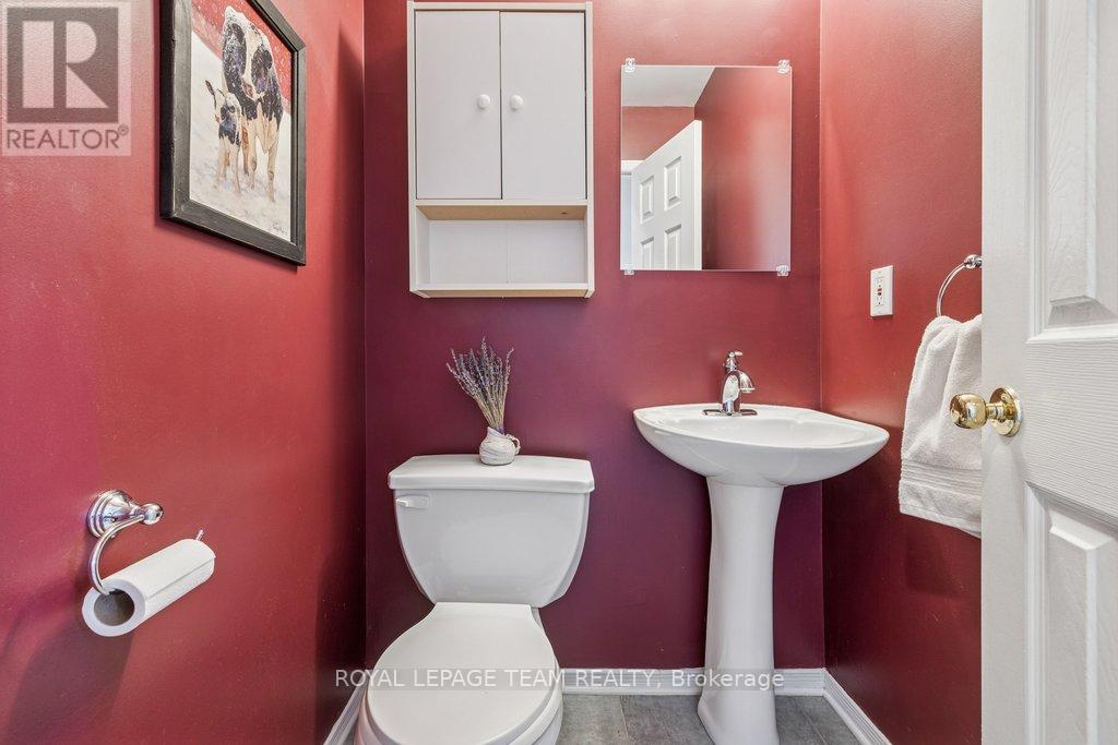 4298 Sunwood Crescent, Ottawa, Ontario  K1J 1B8 - Photo 4 - X12792556