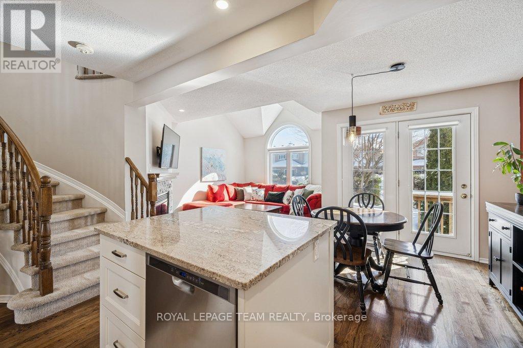 4298 Sunwood Crescent, Ottawa, Ontario  K1J 1B8 - Photo 8 - X12792556