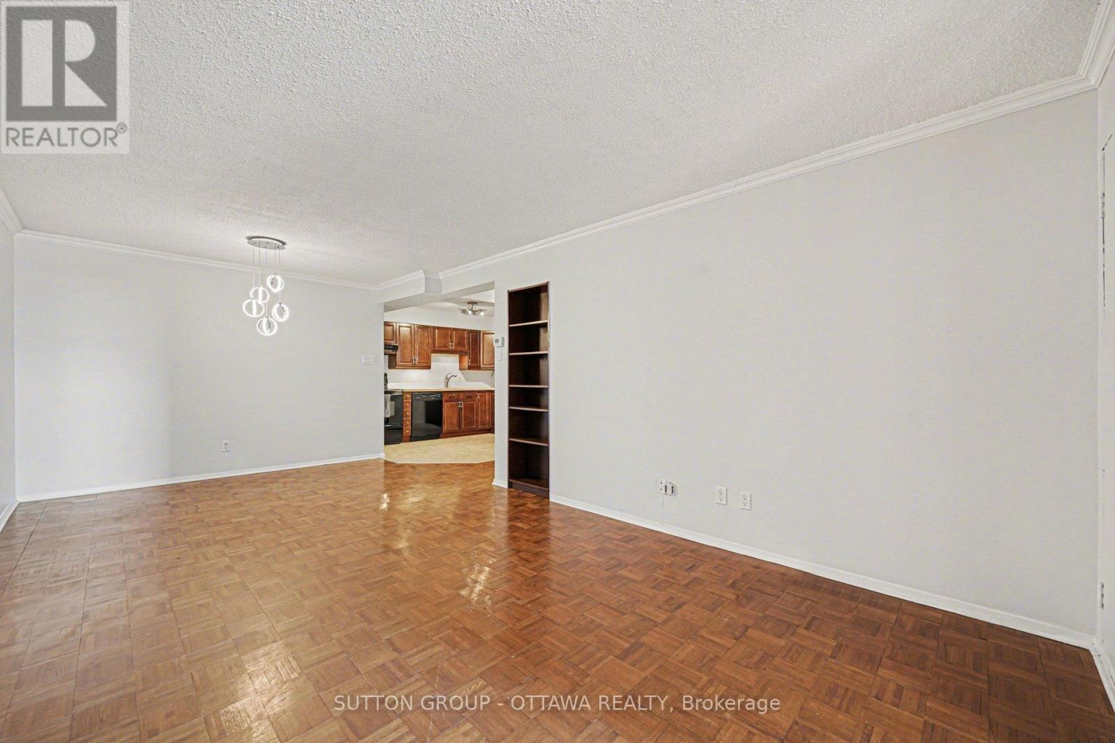 1004 - 200 Bay Street, Ottawa, Ontario K1R 7W8 - Photo 5 - X12792594