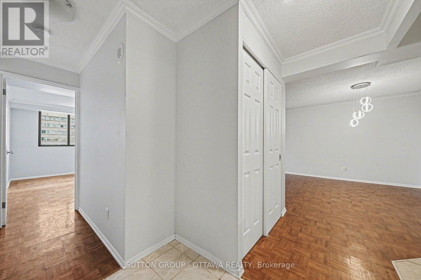 1004 - 200 Bay Street, Ottawa, Ontario K1R 7W8 - Photo 7 - X12792594