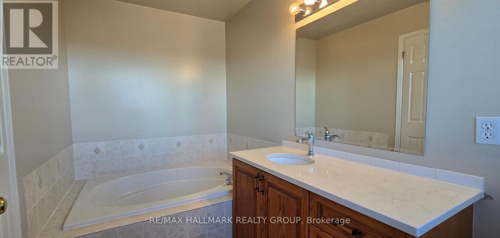 1620 Henri Lauzon Street, Ottawa, Ontario  K1C 7R6 - Photo 13 - X12792676