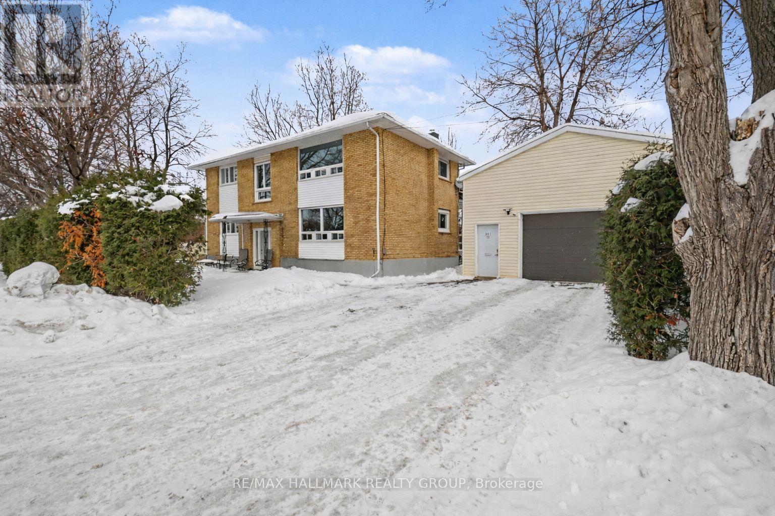 981 Larkin Street, Ottawa, Ontario  K1Z 5R5 - Photo 2 - X12792724