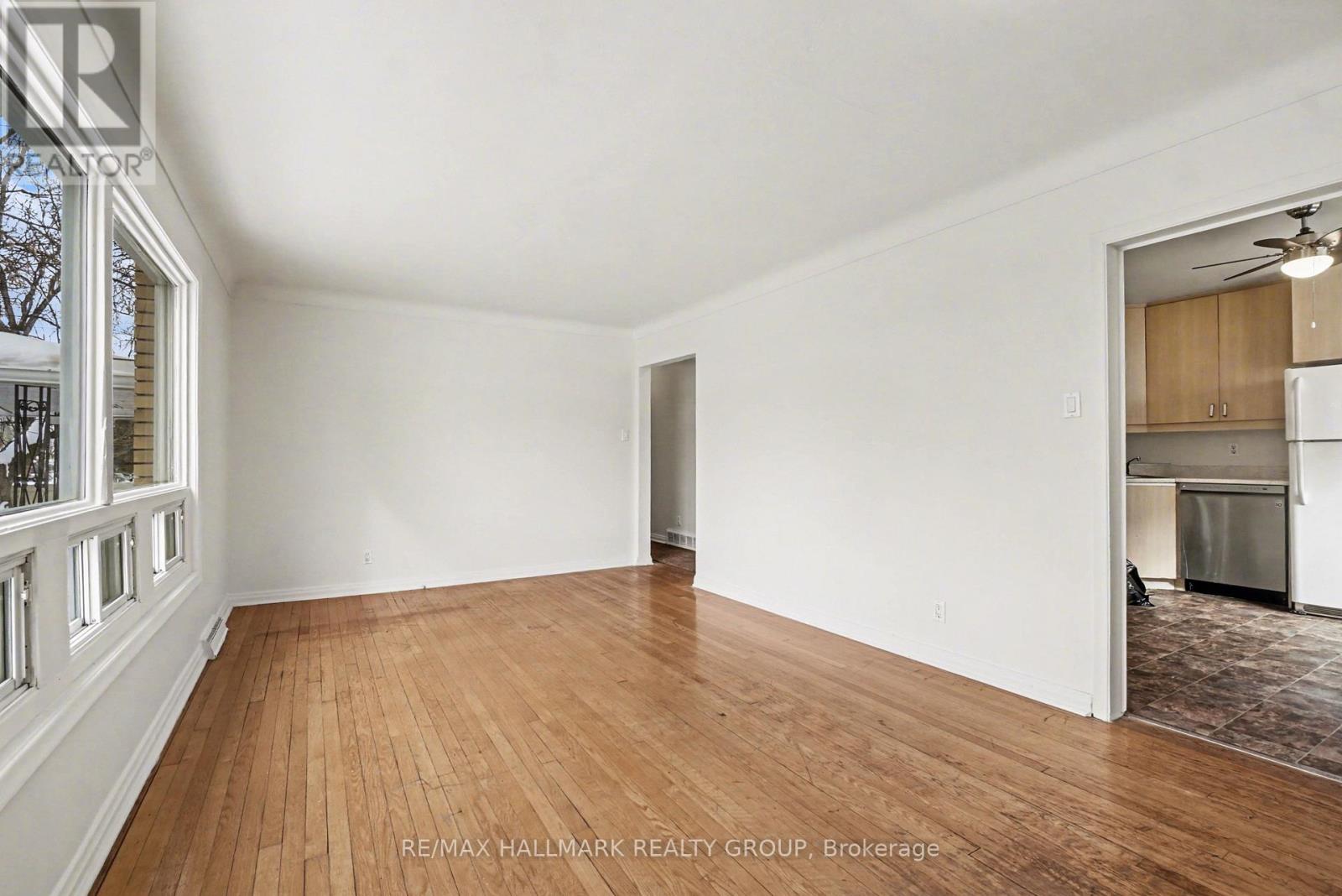 981 Larkin Street, Ottawa, Ontario  K1Z 5R5 - Photo 6 - X12792724