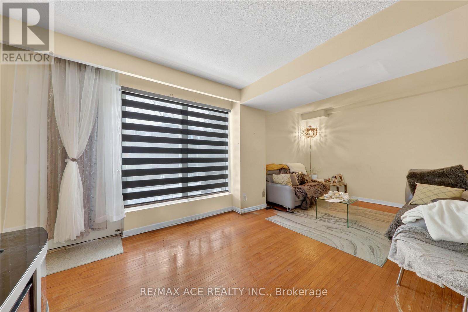 6 - 72 Castlebury Crescent, Toronto (Bayview Woods-Steeles), Ontario  M2H 1W8 - Photo 8 - C12784196