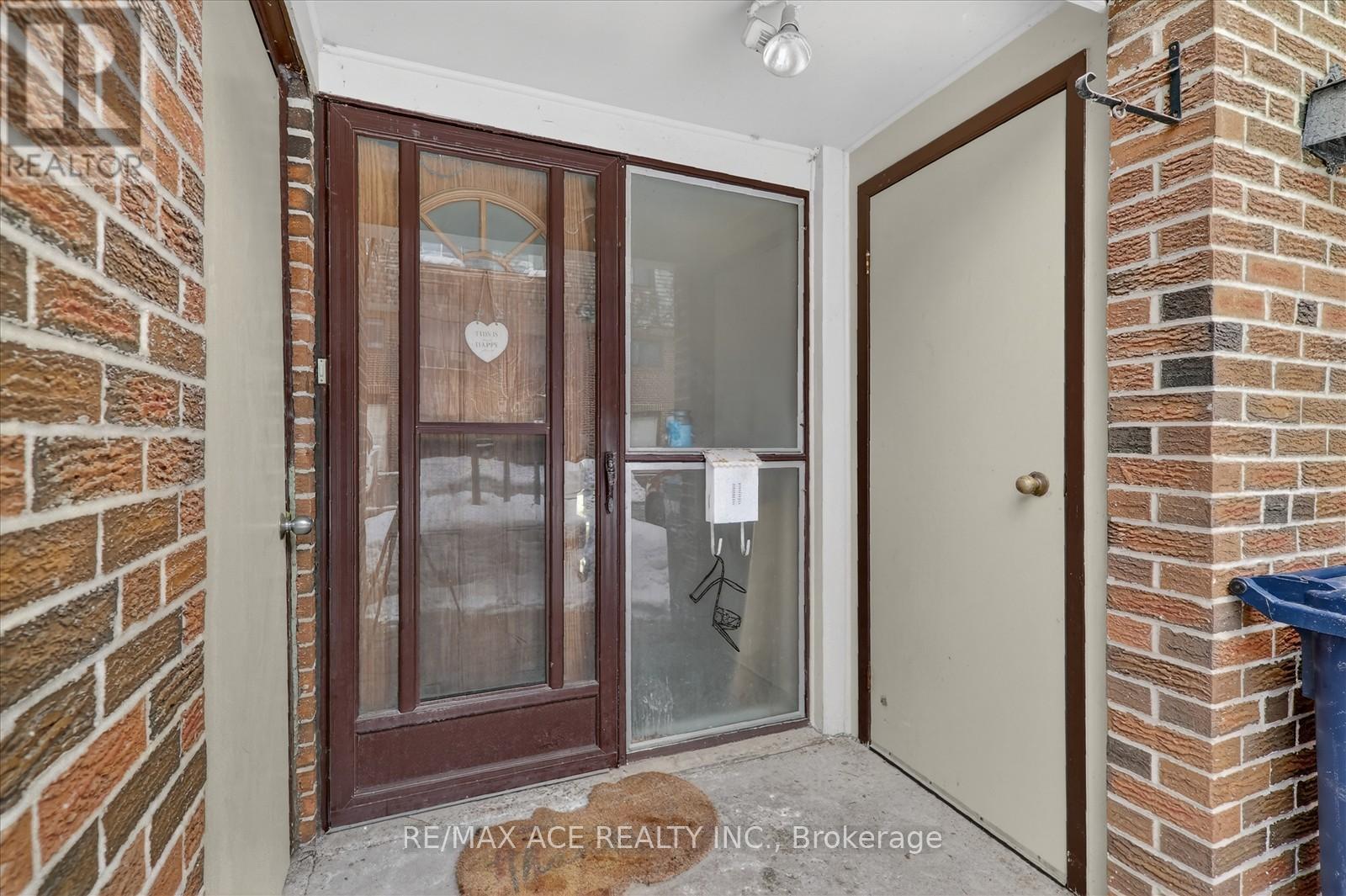 6 - 72 Castlebury Crescent, Toronto (Bayview Woods-Steeles), Ontario  M2H 1W8 - Photo 4 - C12784196