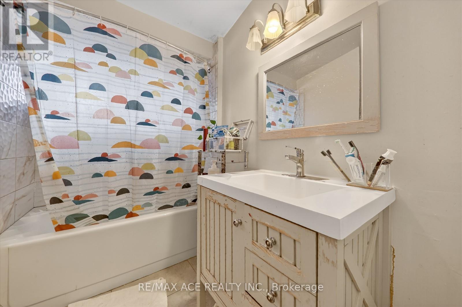 6 - 72 Castlebury Crescent, Toronto (Bayview Woods-Steeles), Ontario  M2H 1W8 - Photo 15 - C12784196