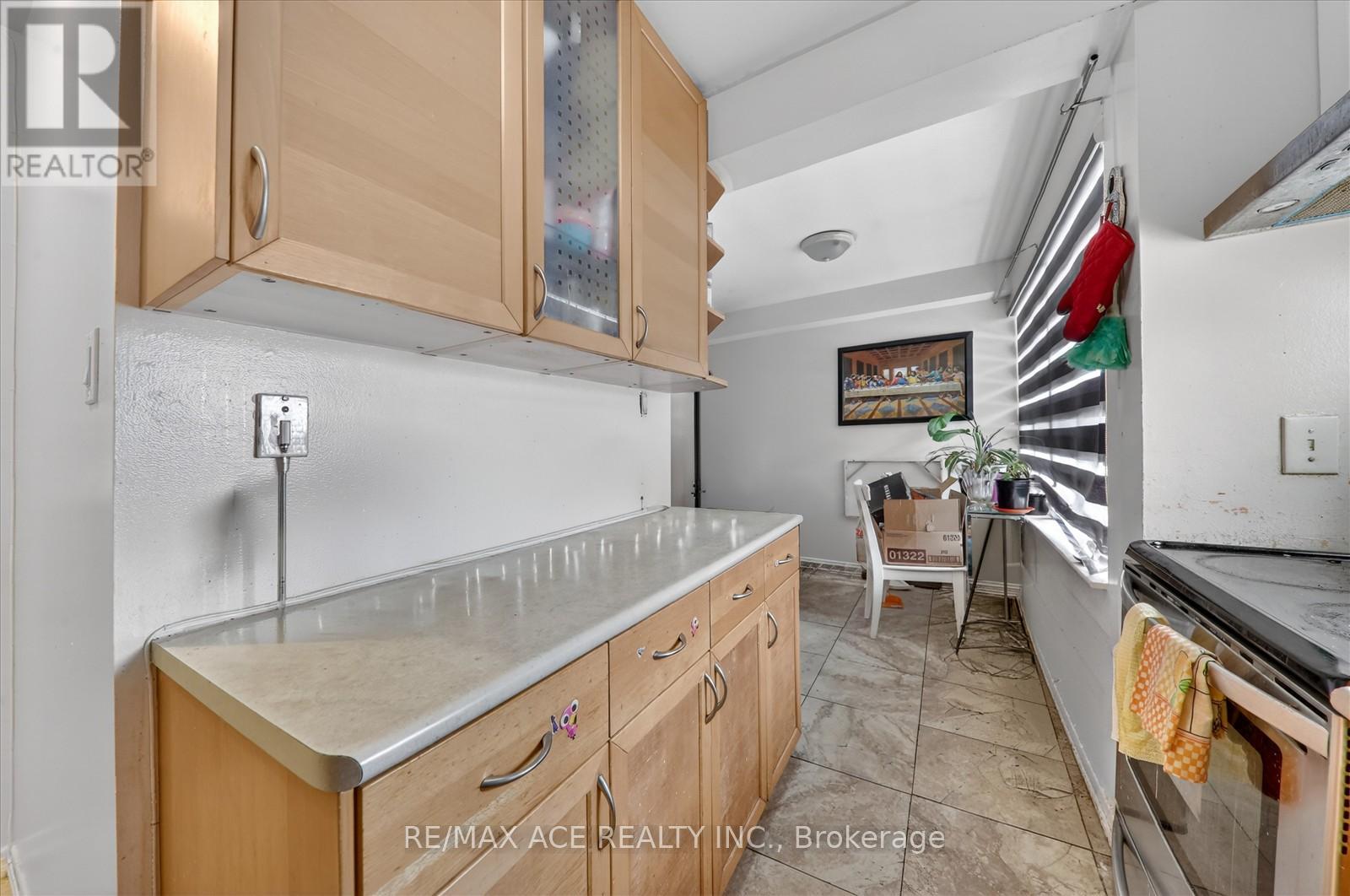 6 - 72 Castlebury Crescent, Toronto (Bayview Woods-Steeles), Ontario  M2H 1W8 - Photo 13 - C12784196