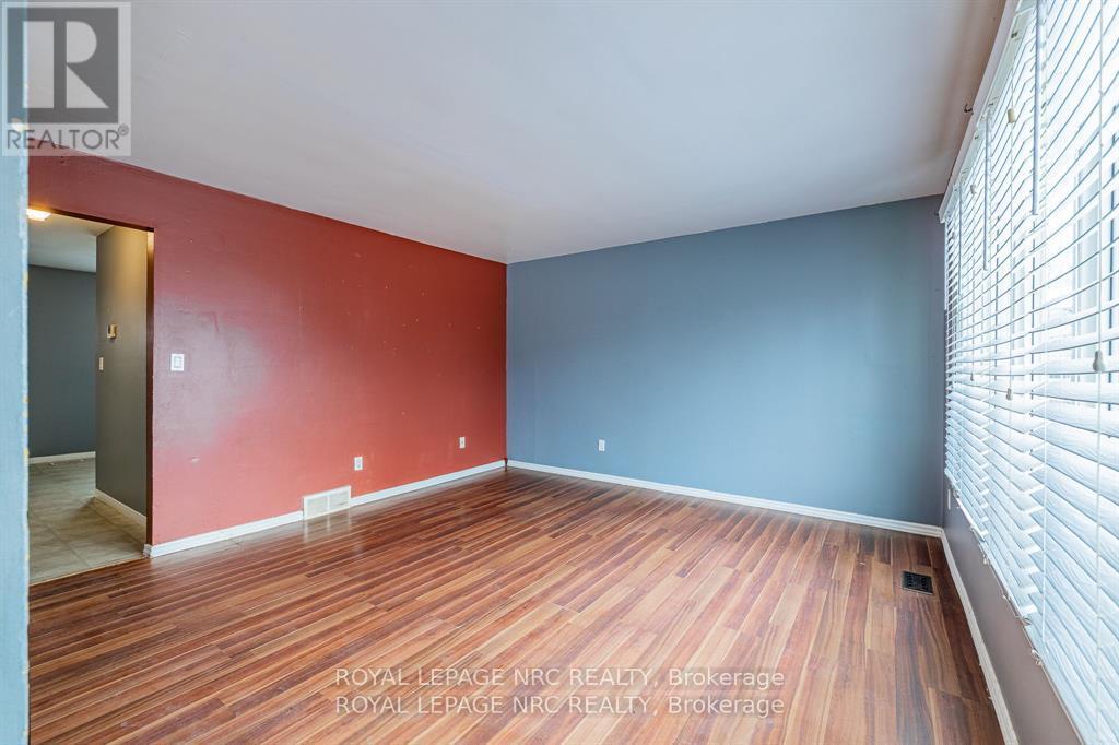 39 - 4215 Meadowvale Drive, Niagara Falls, Ontario  L2E 5W8 - Photo 4 - X12792582