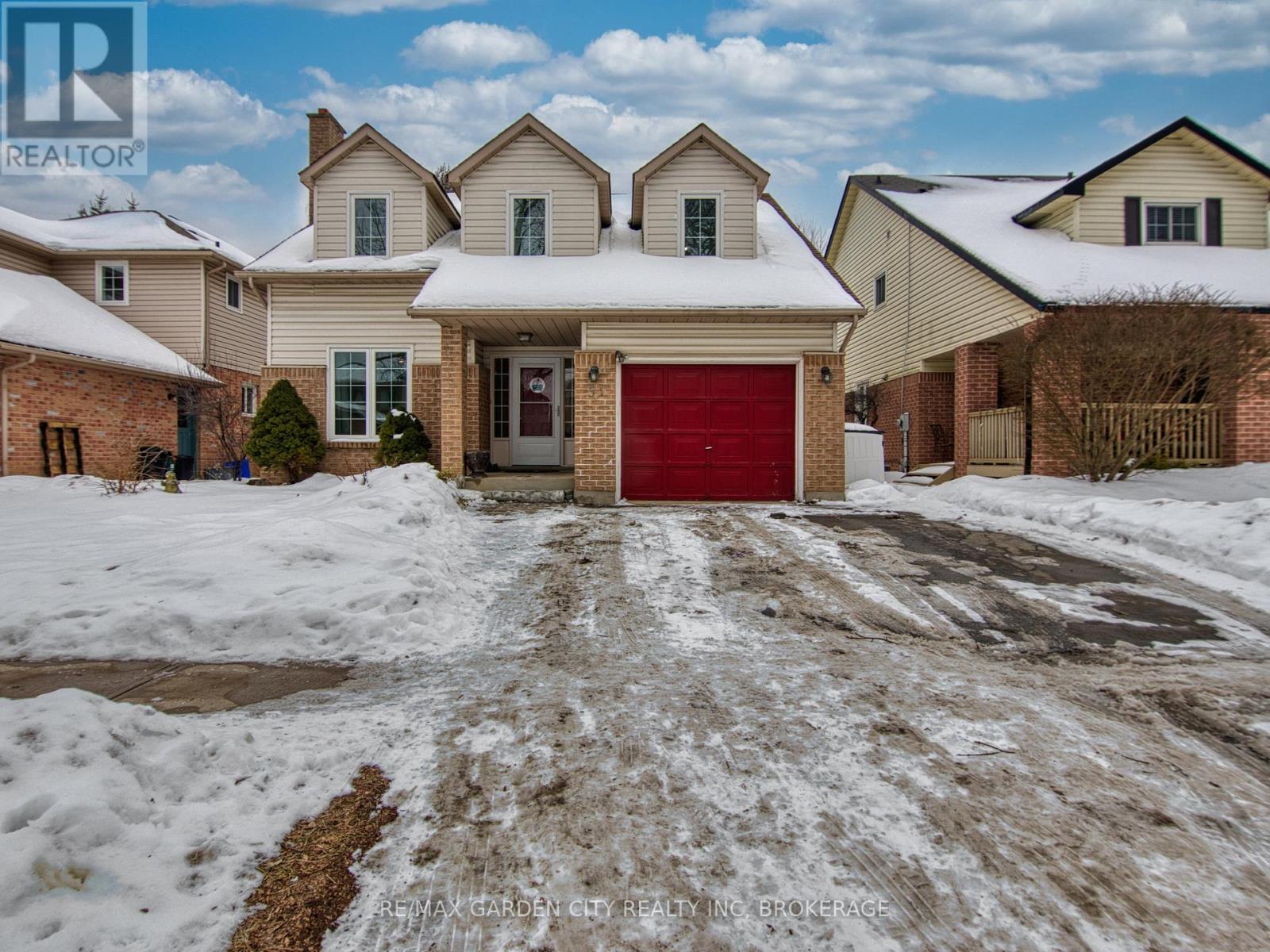 51 Huntington Lane, St. Catharines (Grapeview), Ontario  L2S 3R5 - Photo 2 - X12792640