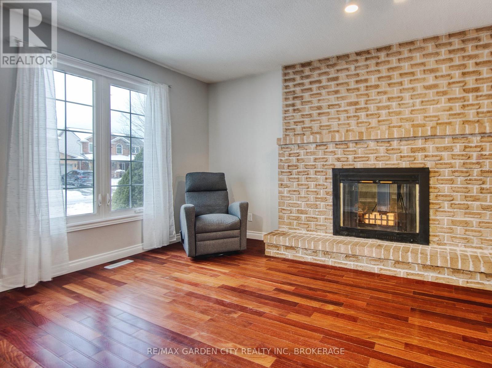 51 Huntington Lane, St. Catharines (Grapeview), Ontario  L2S 3R5 - Photo 7 - X12792640