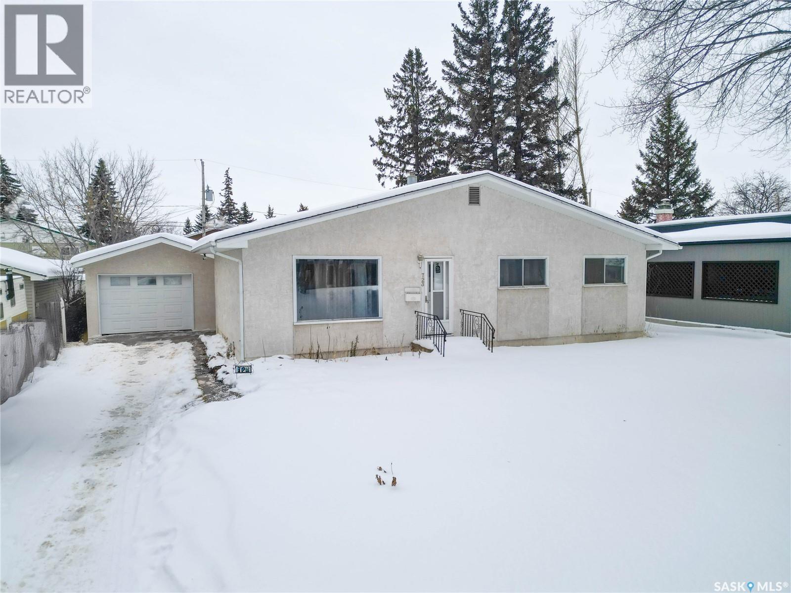 723 Eastwood Street, Prince Albert, Saskatchewan  S6V 2T4 - Photo 1 - SK026198