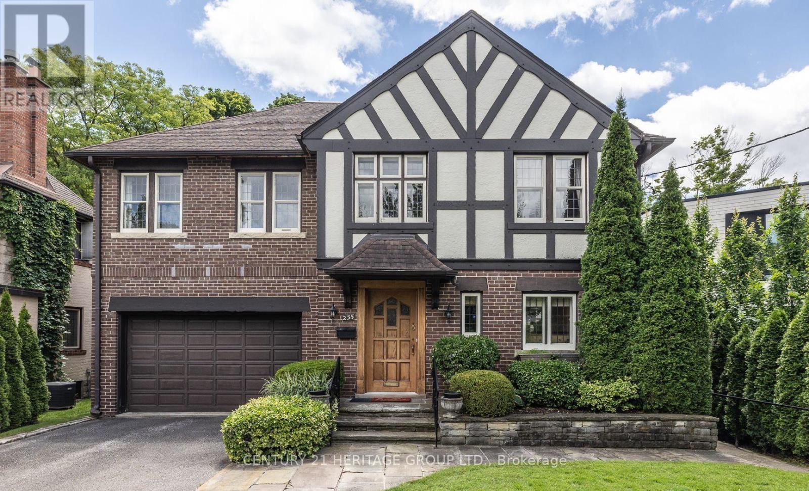 235 DAWLISH AVENUE, Toronto, Ontario