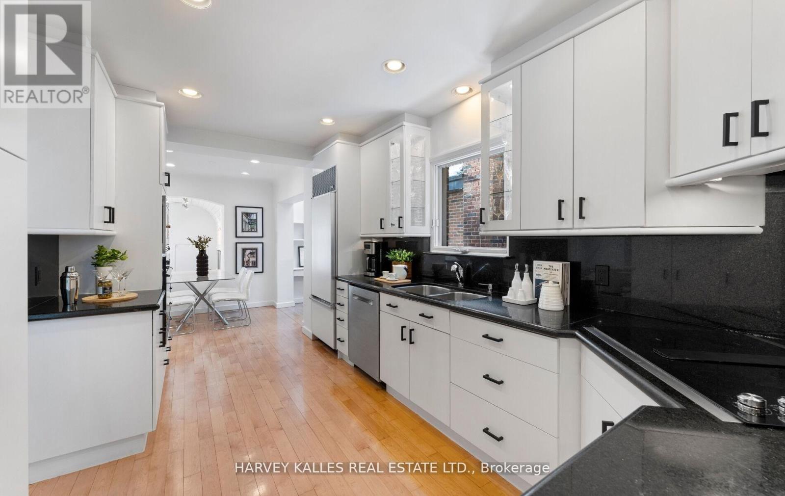 565 Briar Hill Avenue, Toronto, Ontario  M5N 1N1 - Photo 15 - C12792544