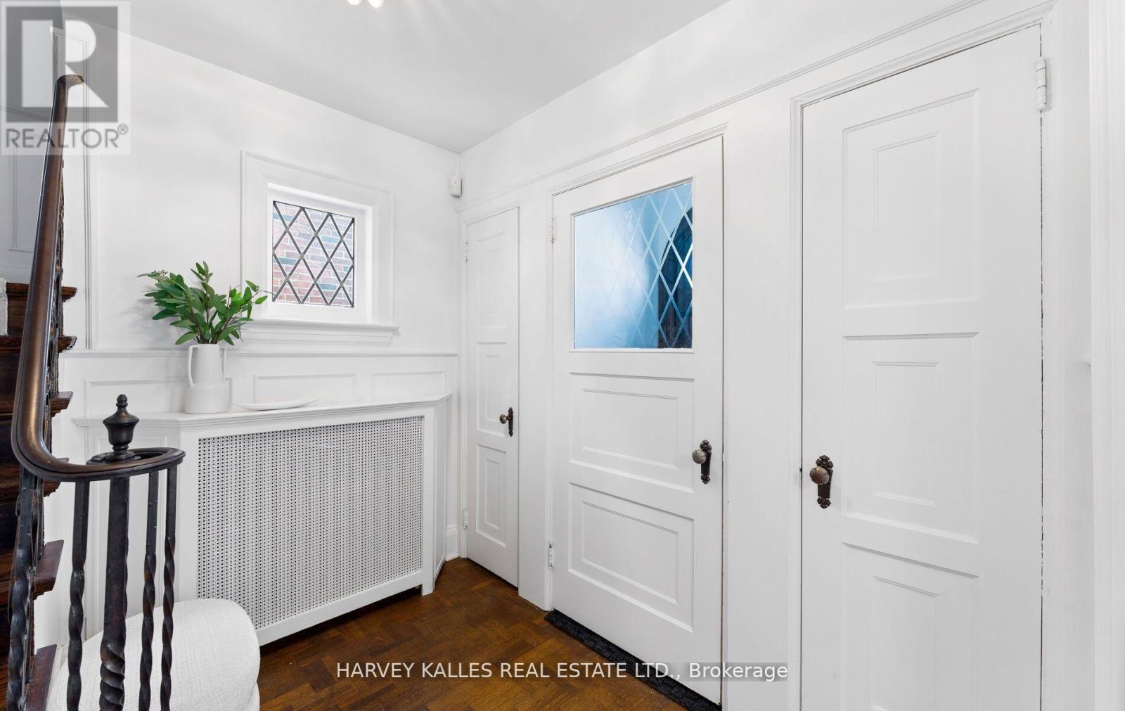 565 Briar Hill Avenue, Toronto, Ontario  M5N 1N1 - Photo 4 - C12792544