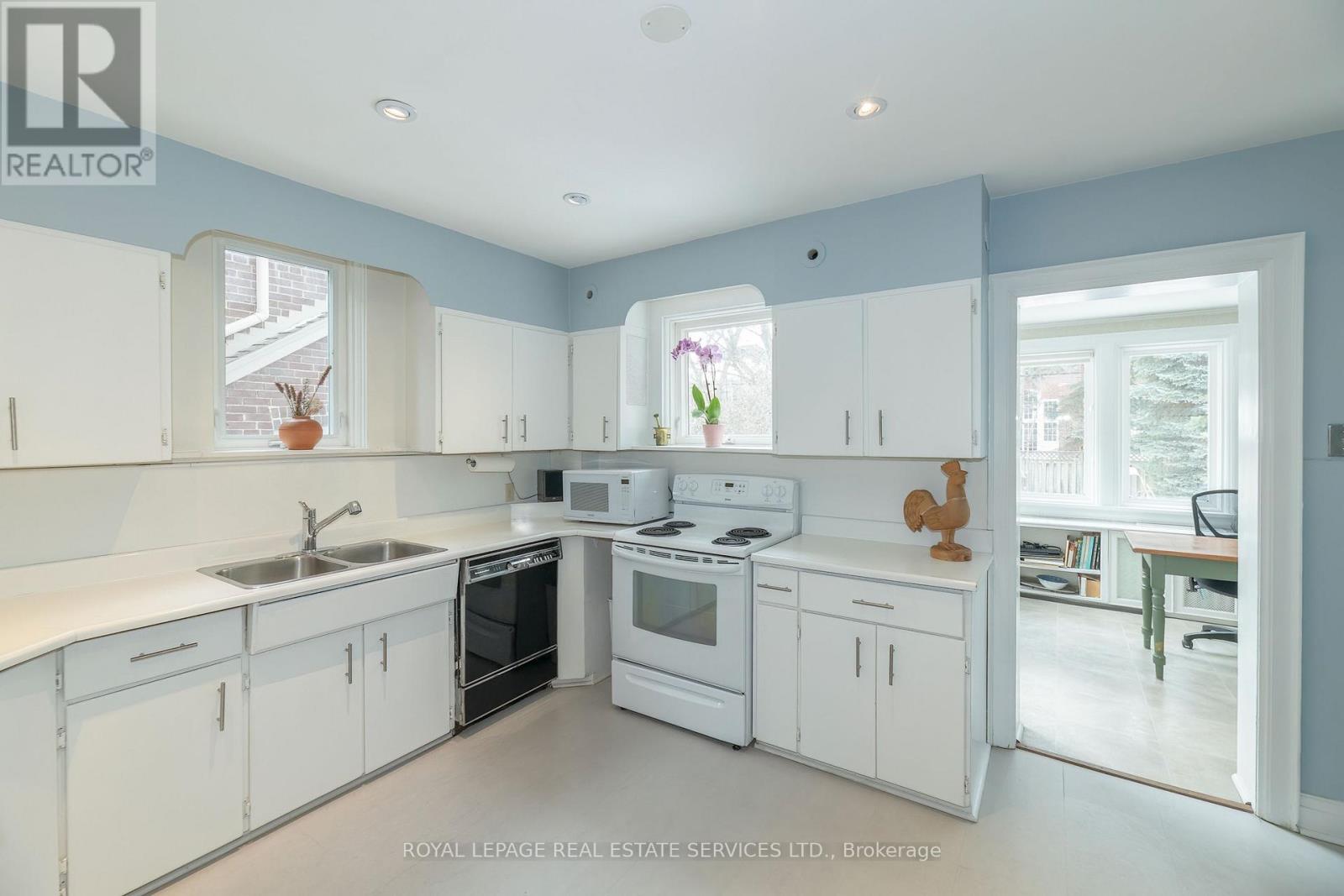 416 Rosemary Road, Toronto, Ontario  M5P 3E5 - Photo 16 - C12792558