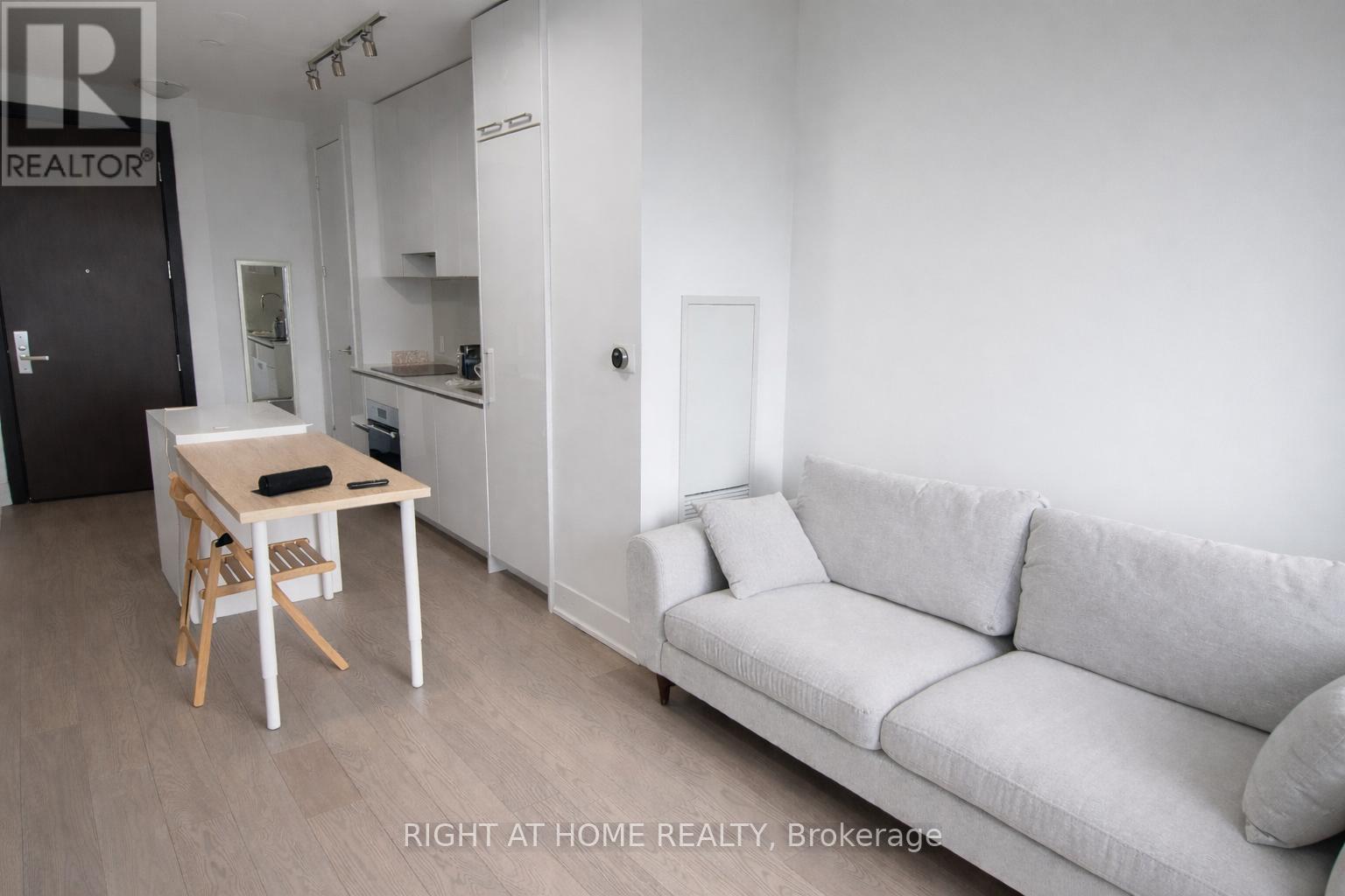 5407 - 1 Yorkville Avenue, Toronto, Ontario  M4W 1L1 - Photo 3 - C12792624