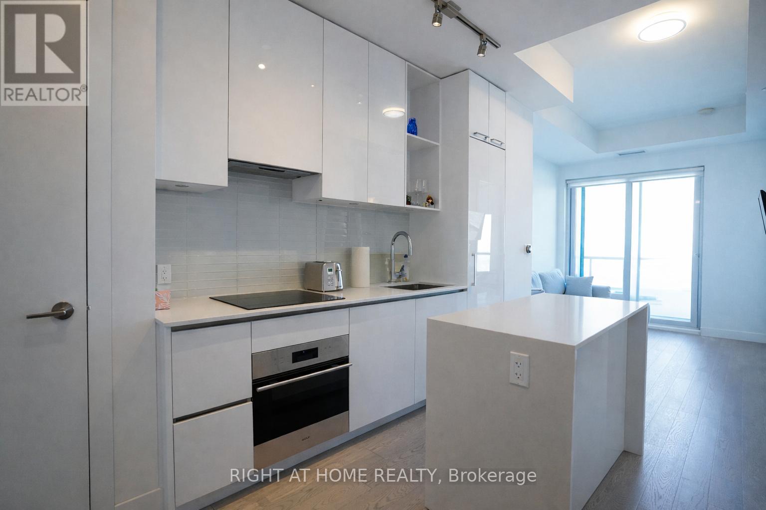 5407 - 1 Yorkville Avenue, Toronto, Ontario  M4W 1L1 - Photo 5 - C12792624