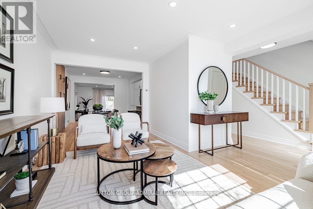 248 Sandringham Drive, Toronto, Ontario  M3H 1G3 - Photo 6 - C12792712