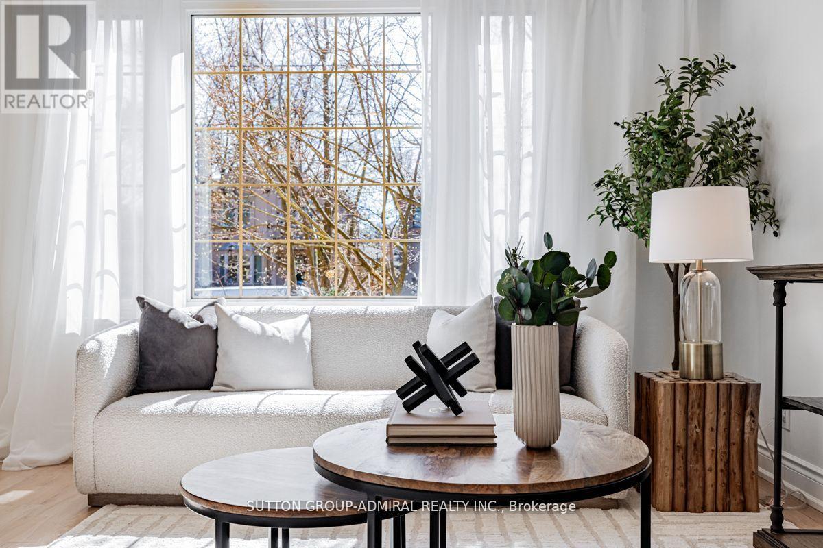 248 Sandringham Drive, Toronto, Ontario  M3H 1G3 - Photo 7 - C12792712