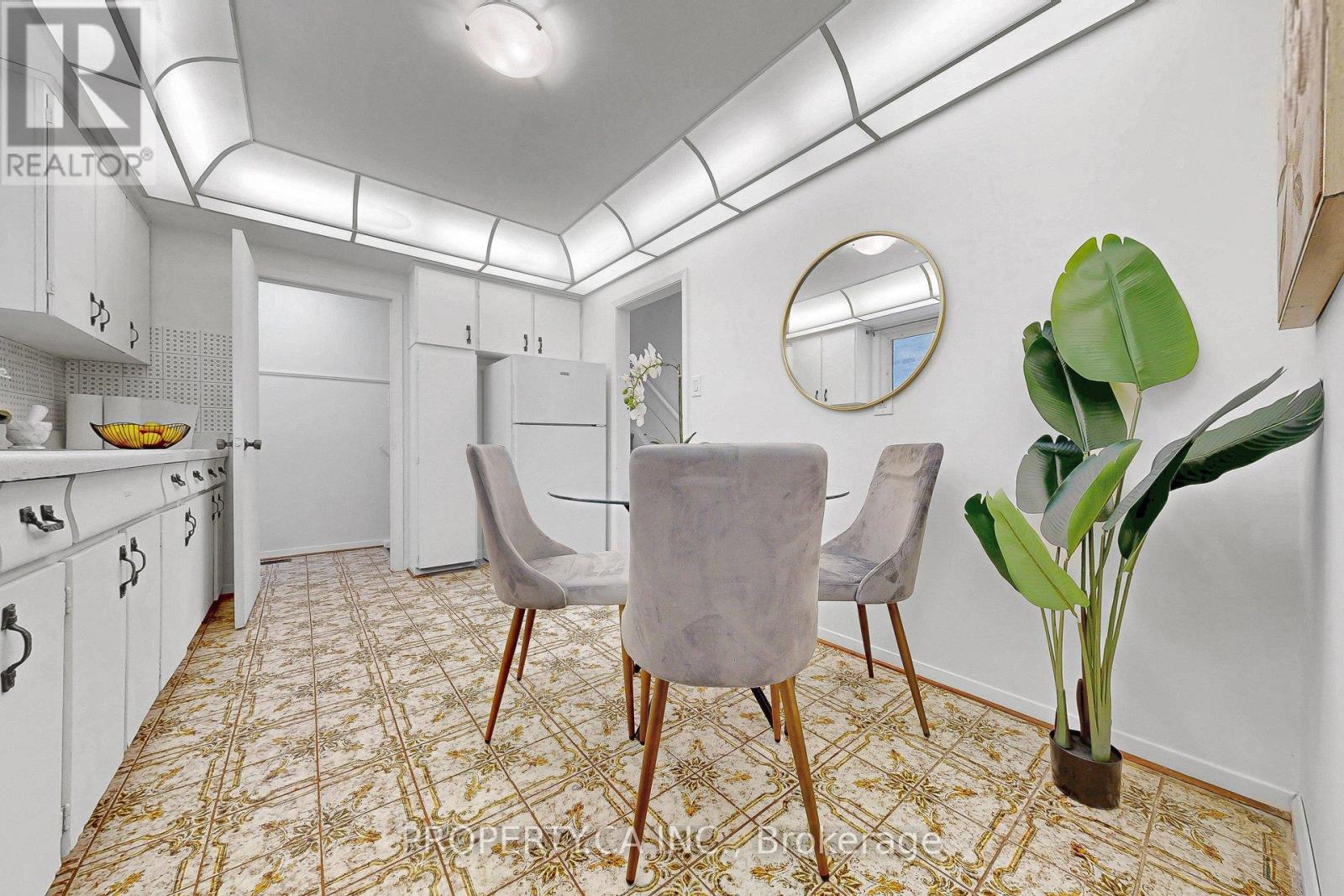 47 Greendowns Drive, Toronto, Ontario  M1M 2G6 - Photo 19 - E12792564