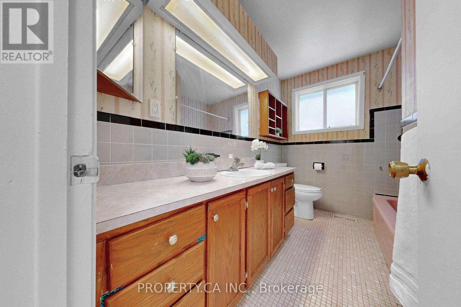 47 Greendowns Drive, Toronto, Ontario  M1M 2G6 - Photo 20 - E12792564