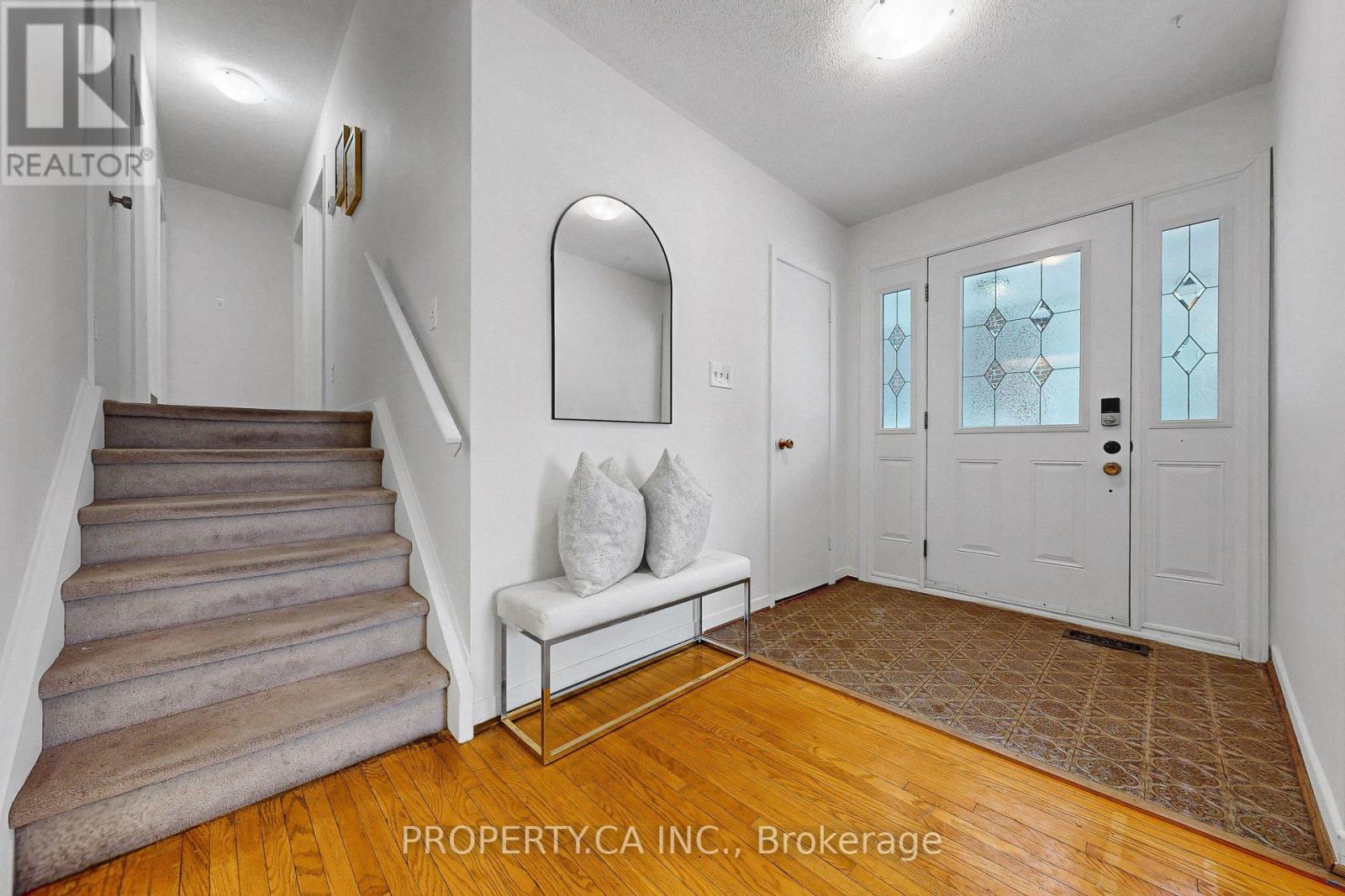 47 Greendowns Drive, Toronto, Ontario  M1M 2G6 - Photo 4 - E12792564