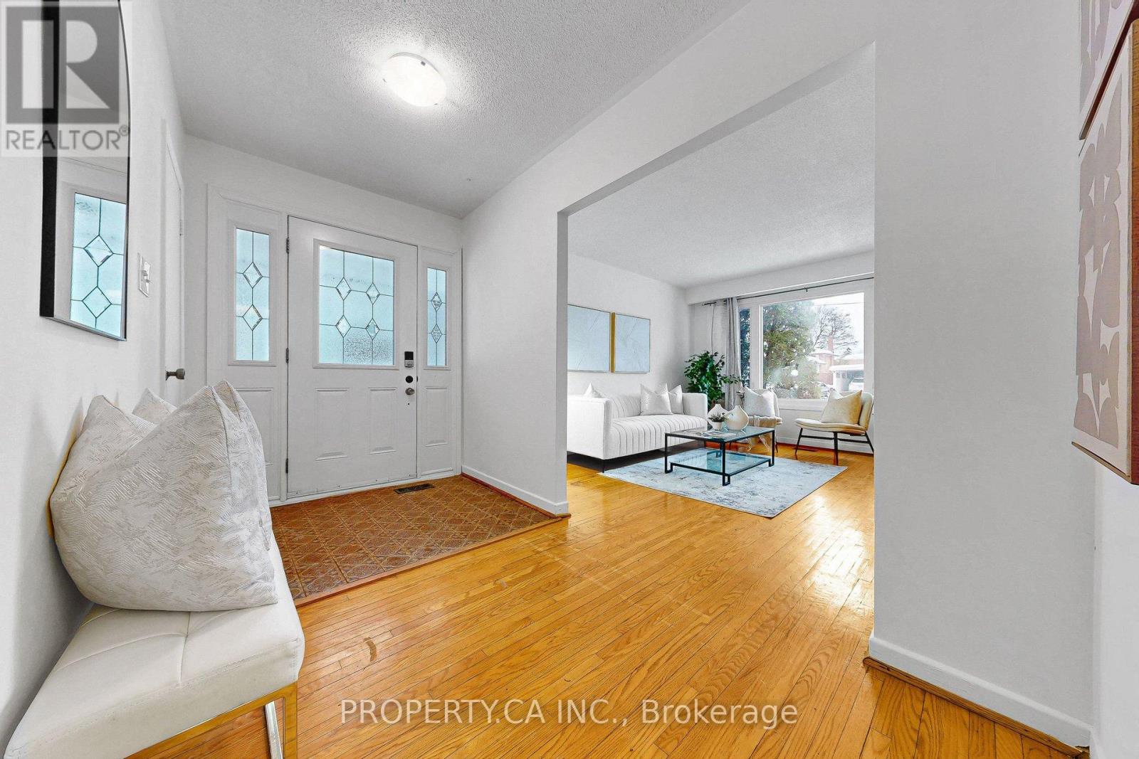 47 Greendowns Drive, Toronto, Ontario  M1M 2G6 - Photo 6 - E12792564