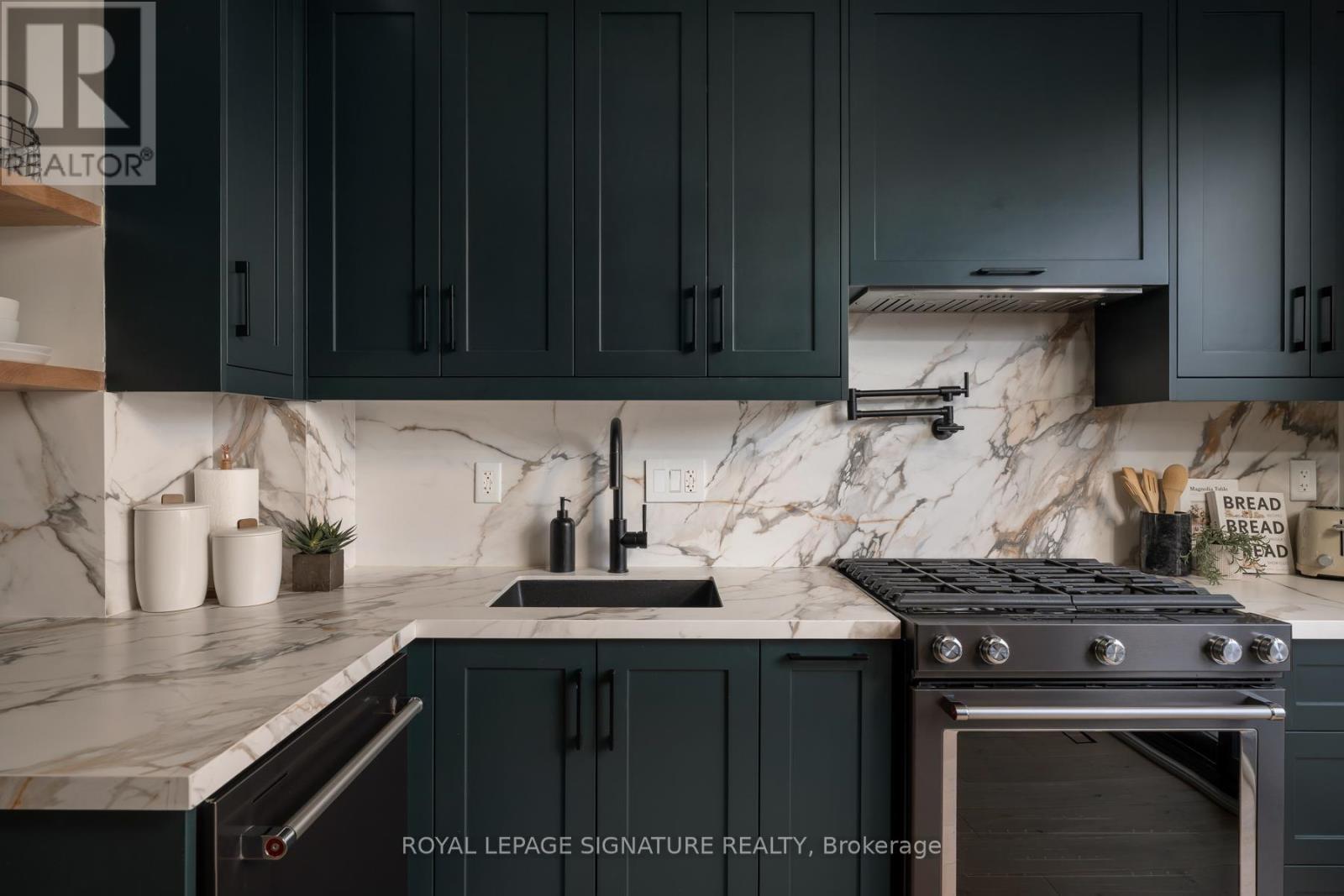 26 Pape Avenue, Toronto, Ontario  M4M 2V6 - Photo 11 - E12792702