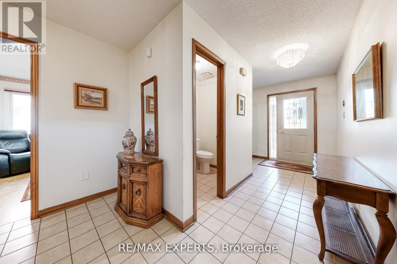 47 Velvet Crescent, Vaughan, Ontario  L4L 5E8 - Photo 9 - N12792476