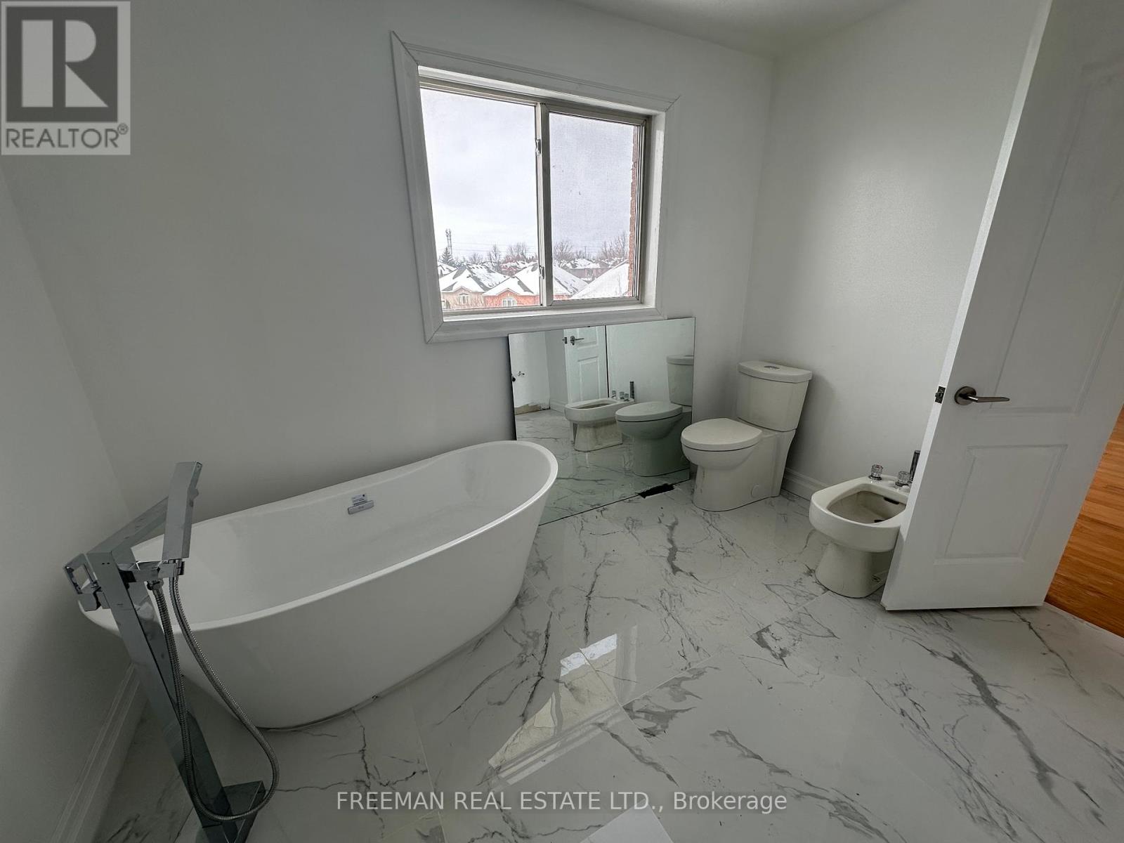 1 Humber Forest Court, Vaughan, Ontario  L4H 1N3 - Photo 21 - N12792610