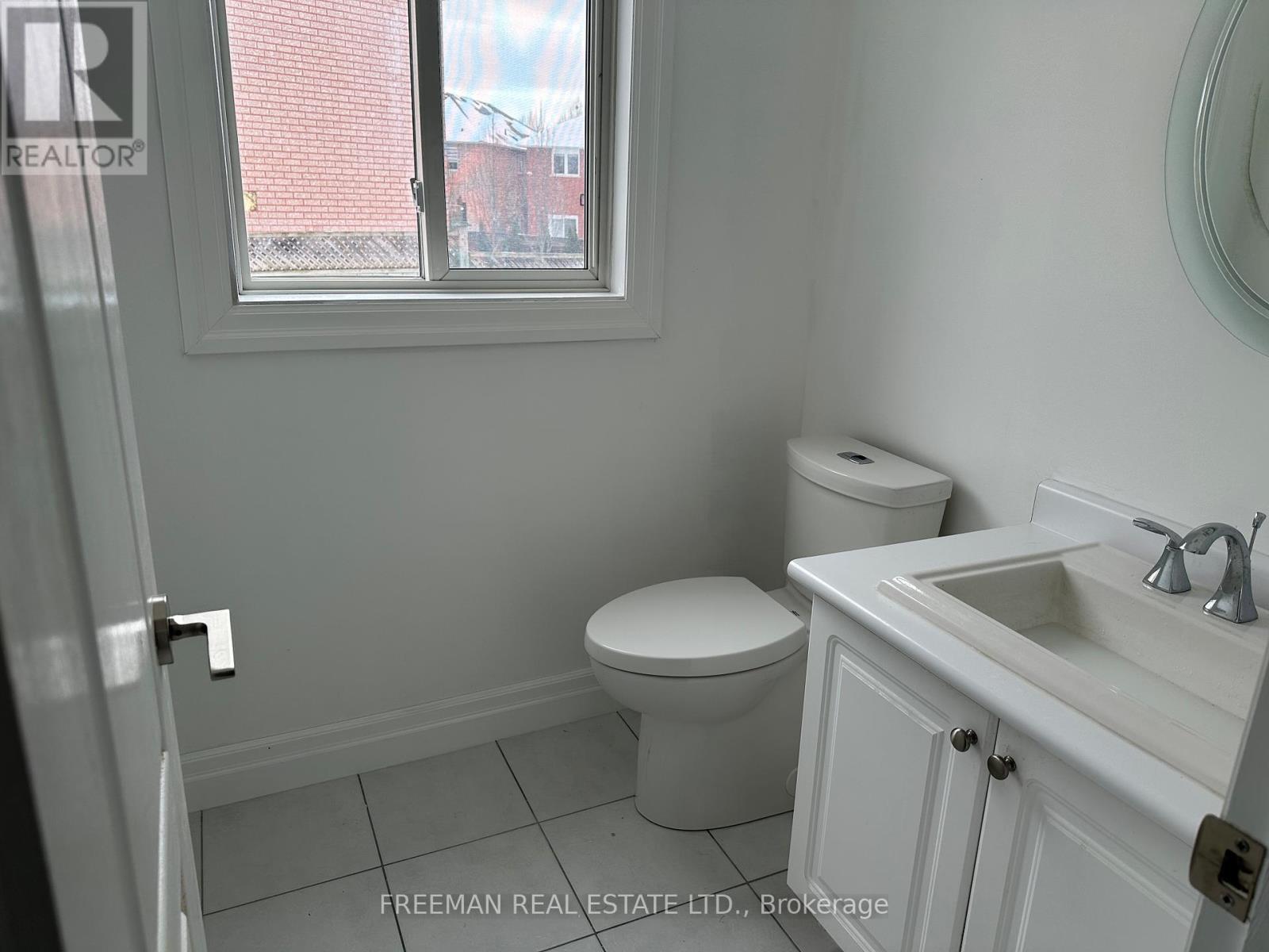 1 Humber Forest Court, Vaughan, Ontario  L4H 1N3 - Photo 9 - N12792610