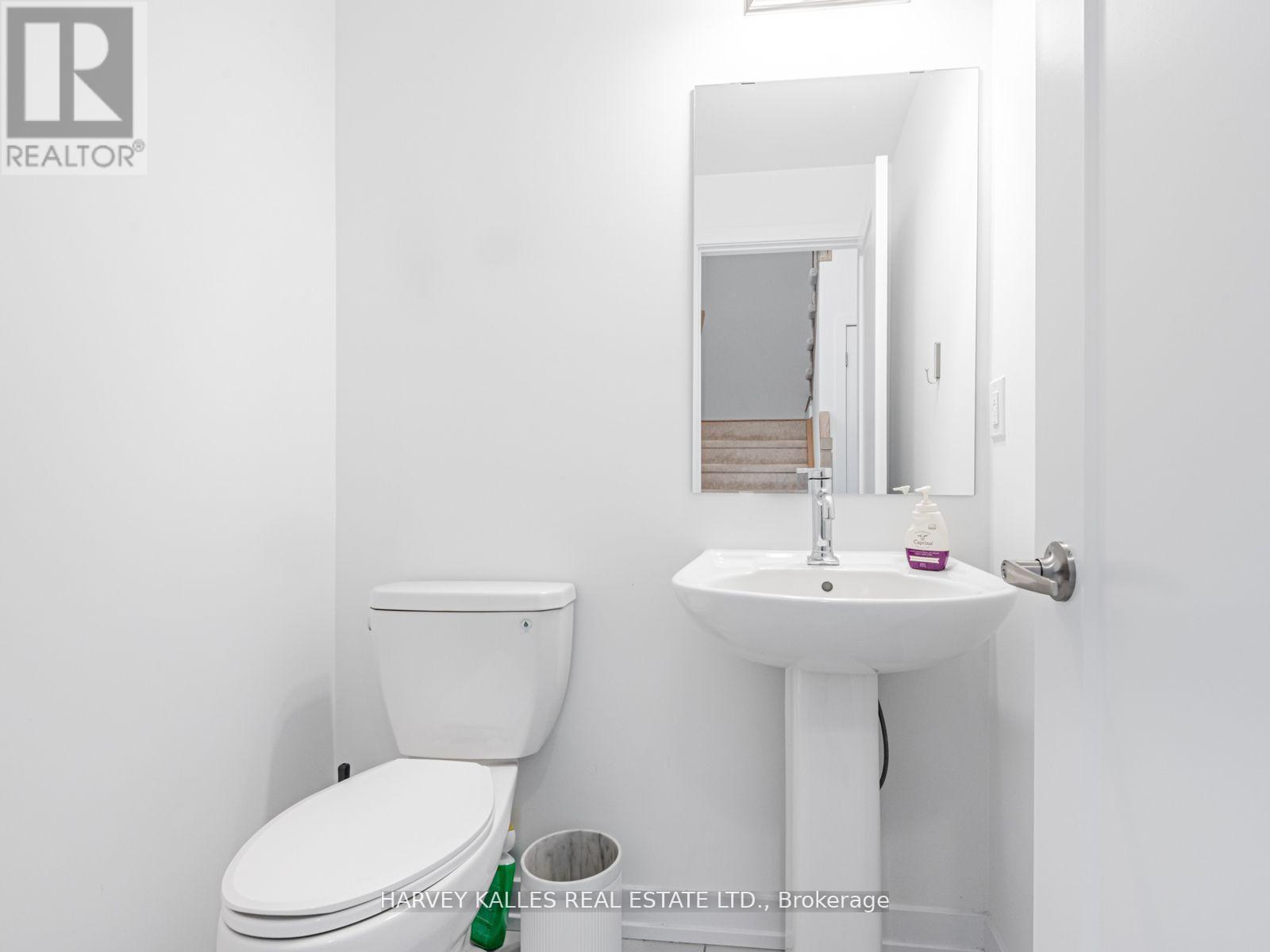 104 Lyall Stokes Circle, East Gwillimbury (Mt Albert), Ontario  L0G 1M0 - Photo 10 - N12792630