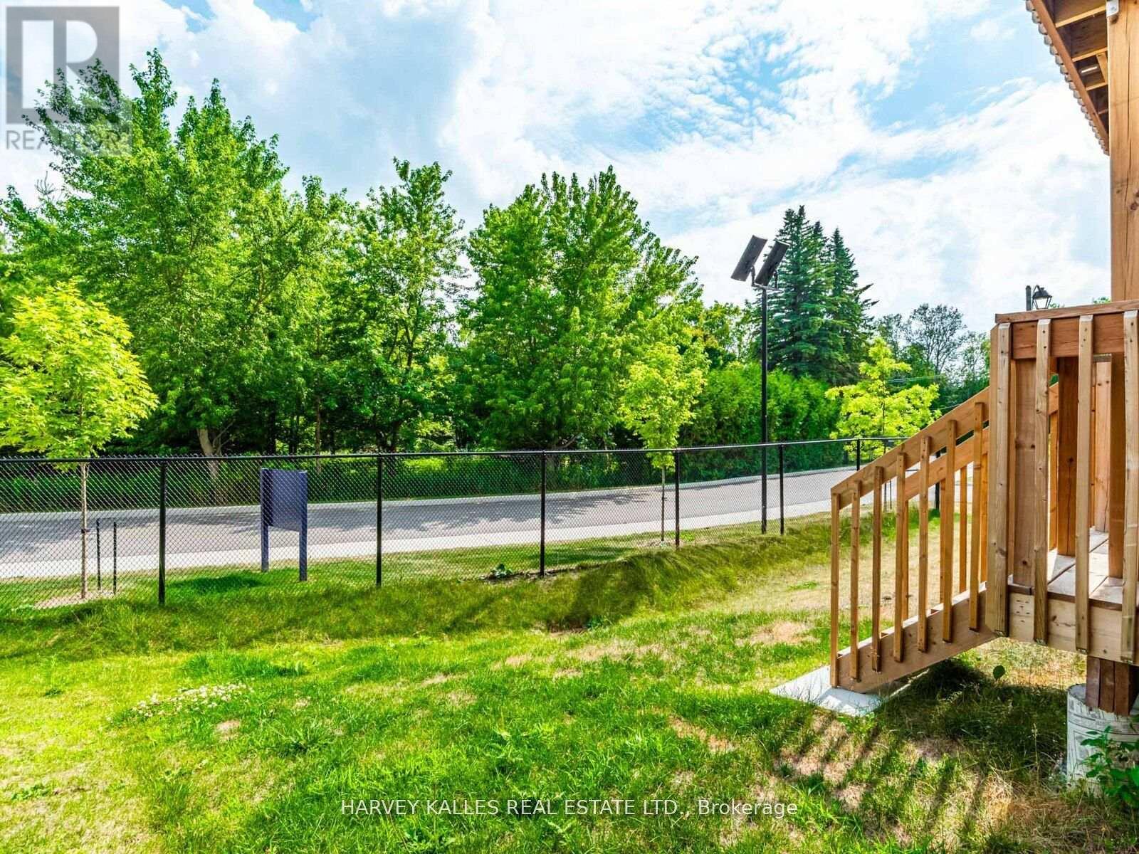 104 Lyall Stokes Circle, East Gwillimbury (Mt Albert), Ontario  L0G 1M0 - Photo 32 - N12792630