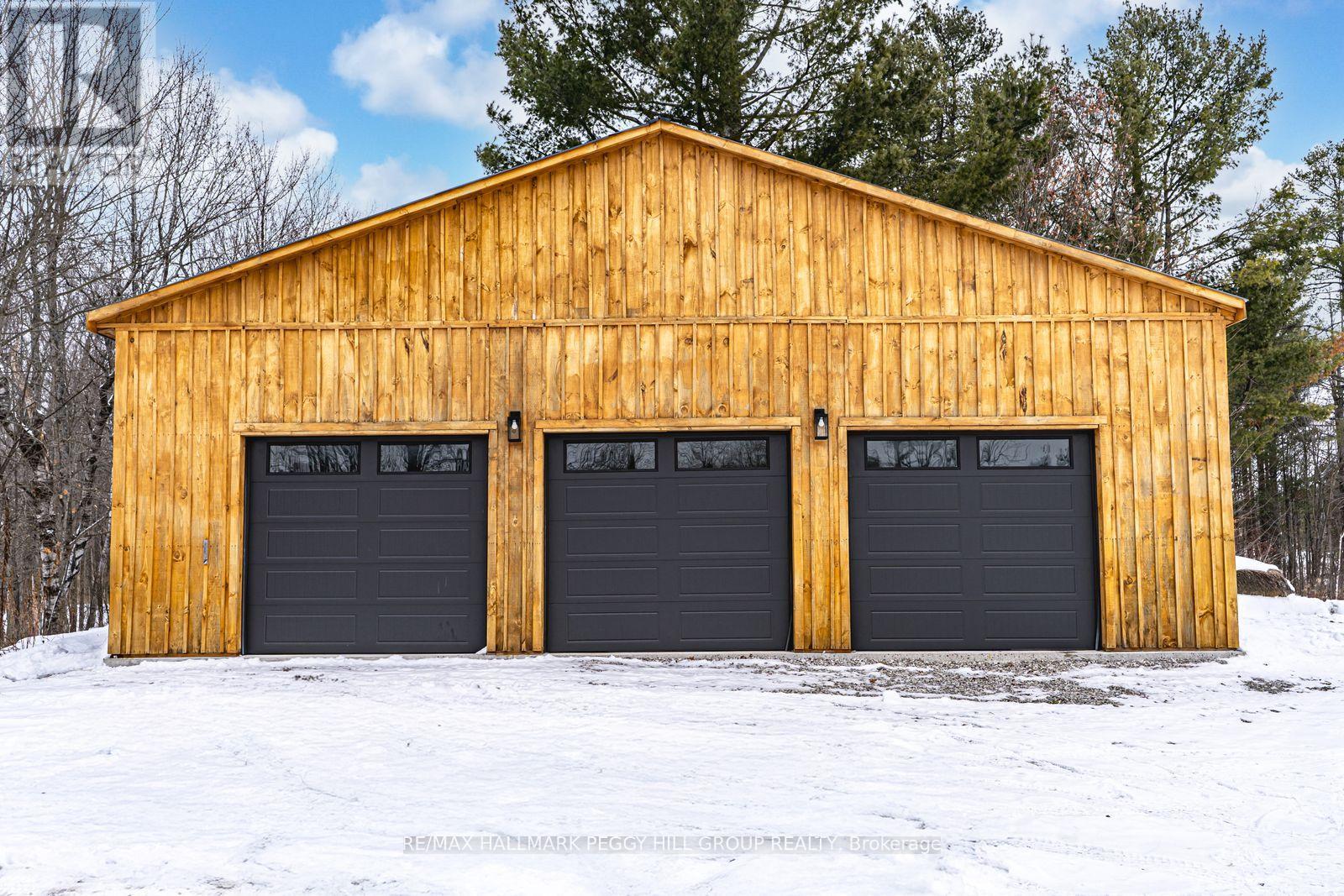 2504 Fairgrounds Road, Ramara, Ontario  L0K 2B0 - Photo 30 - S12792562