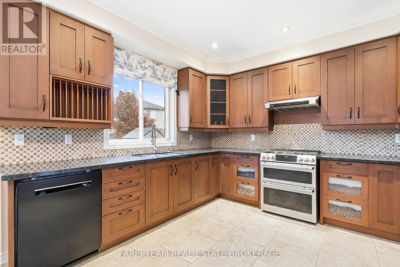 3 Prince William Way, Barrie, Ontario  L4N 0Y9 - Photo 8 - S12792598