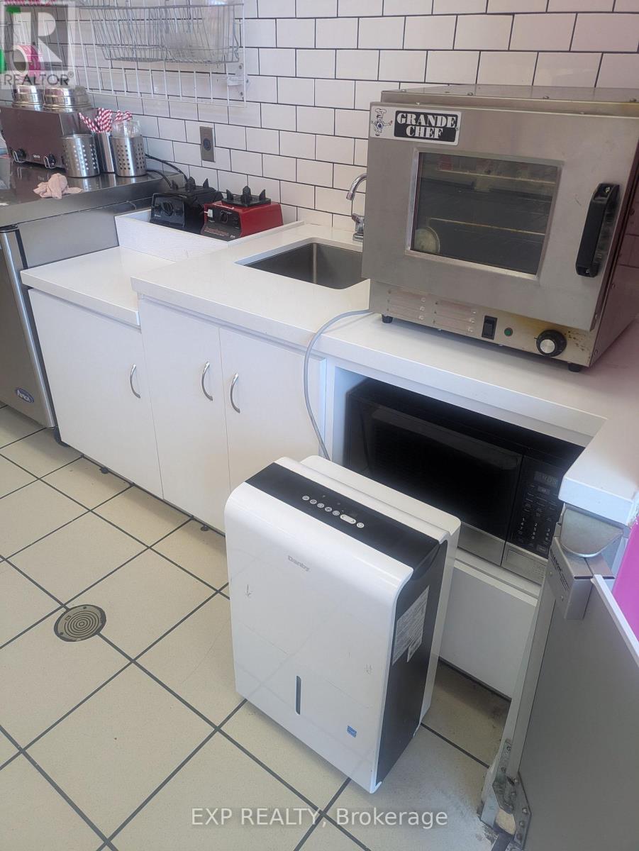 D1-A - 636 Yonge Street, Barrie, Ontario  L4N 4E6 - Photo 8 - S12792604