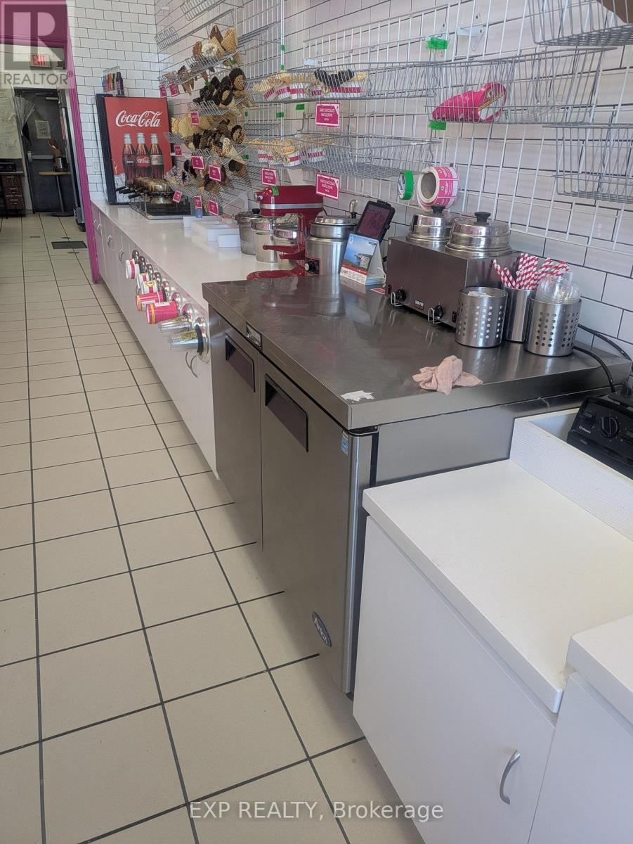 D1-A - 636 Yonge Street, Barrie, Ontario  L4N 4E6 - Photo 9 - S12792604