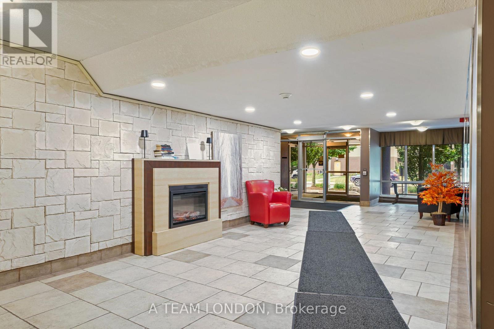 407 - 155 Kent Street, London East, Ontario  N6A 5N7 - Photo 8 - X12428045