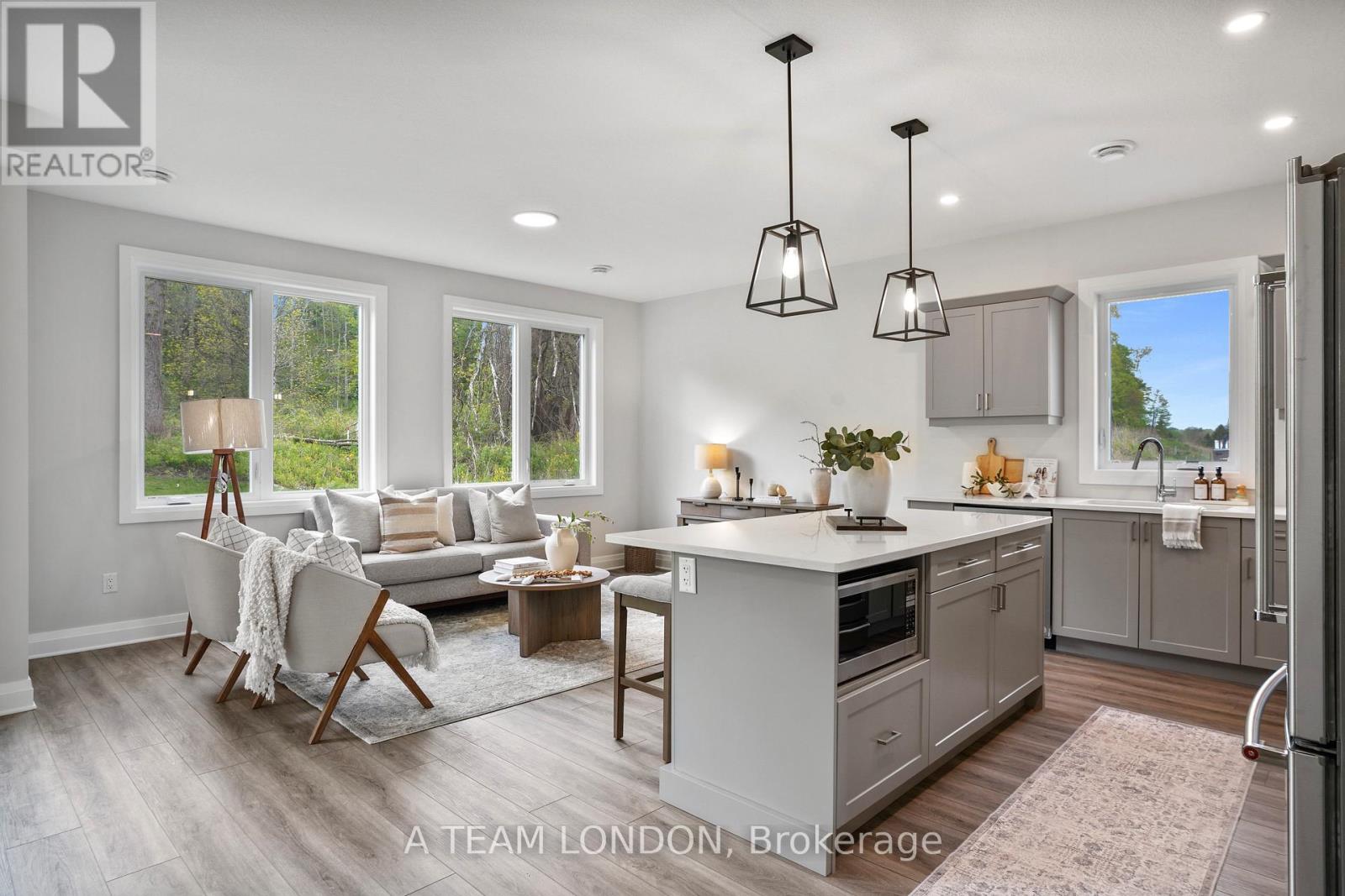 72 The Promenade, Central Elgin, Ontario  N5L 1C5 - Photo 4 - X12600904