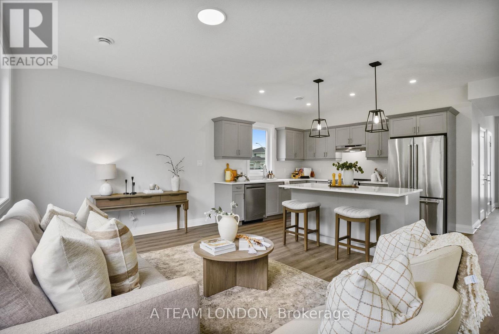 72 The Promenade, Central Elgin, Ontario  N5L 1C5 - Photo 5 - X12600904