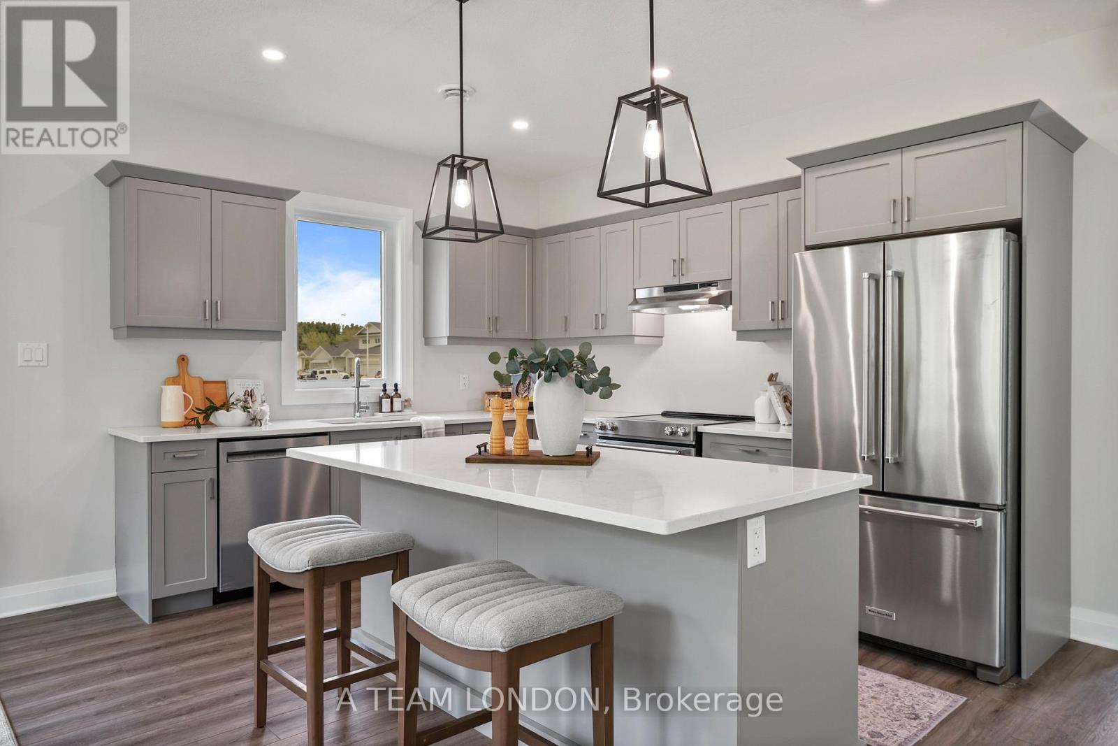 72 The Promenade, Central Elgin, Ontario  N5L 1C5 - Photo 9 - X12600904